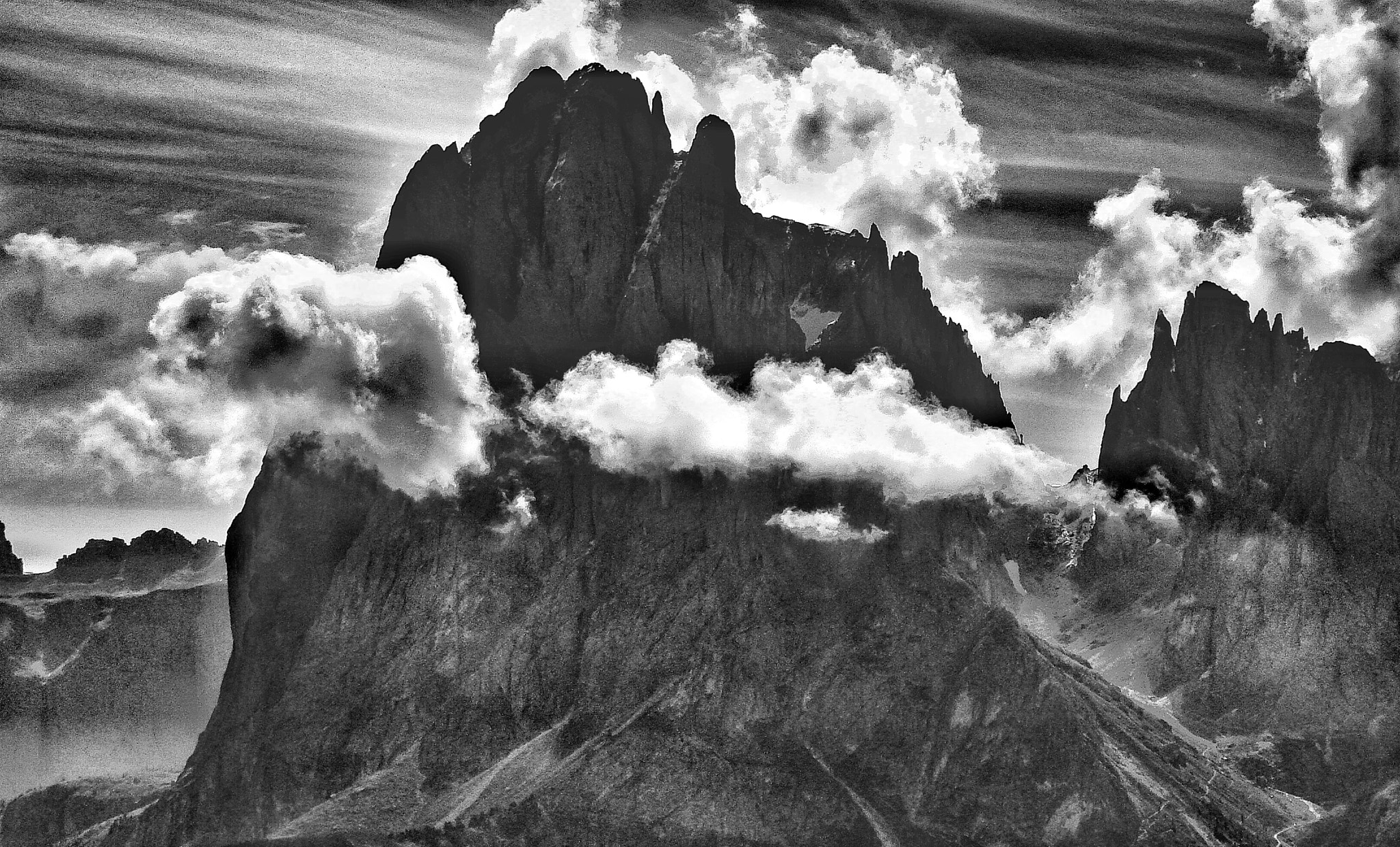 Sony DSC-N2 sample photo. Clouds over the peaks of the dolomites photography
