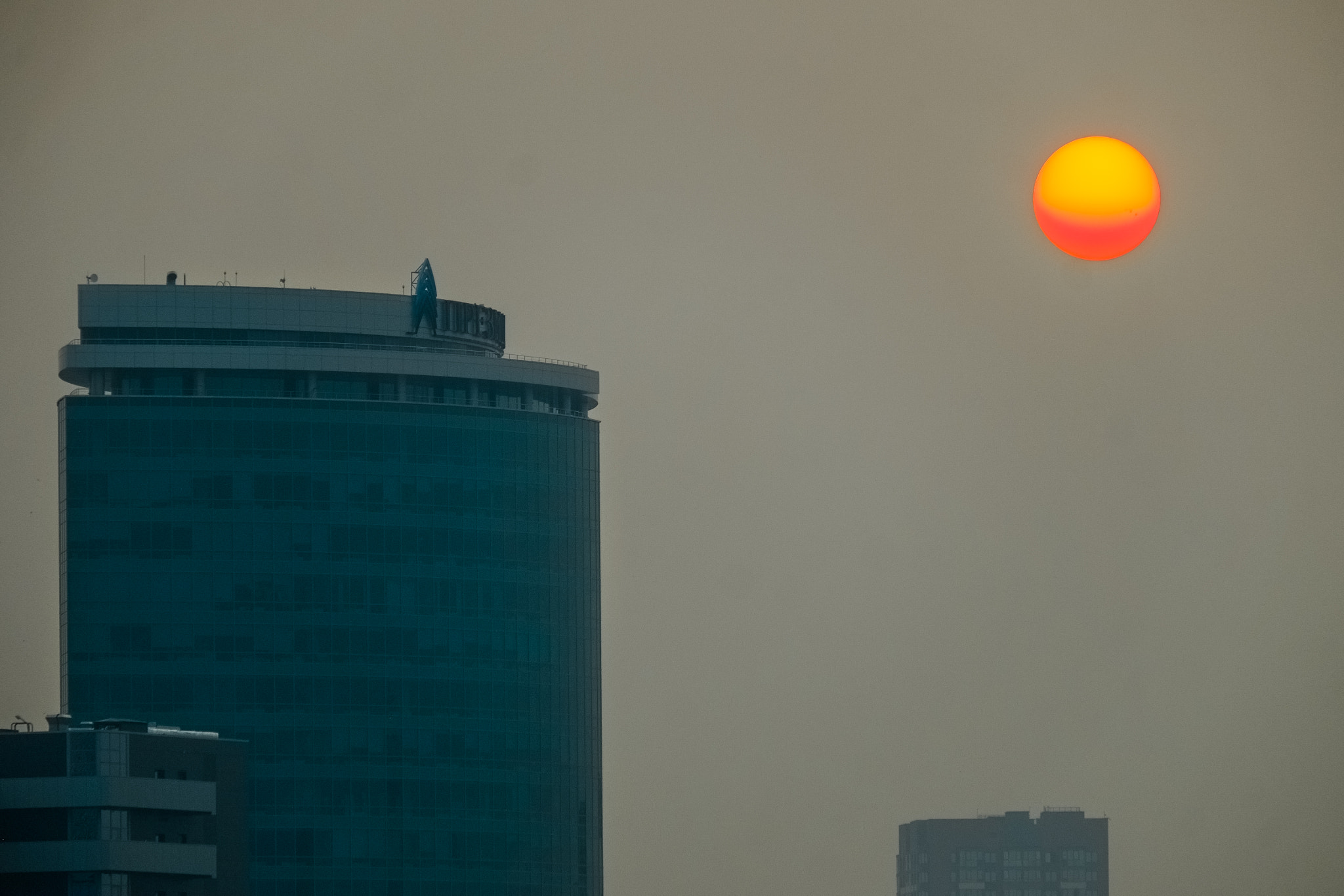 Fujifilm X-E1 + Fujifilm XC 50-230mm F4.5-6.7 OIS sample photo. Red-sun photography