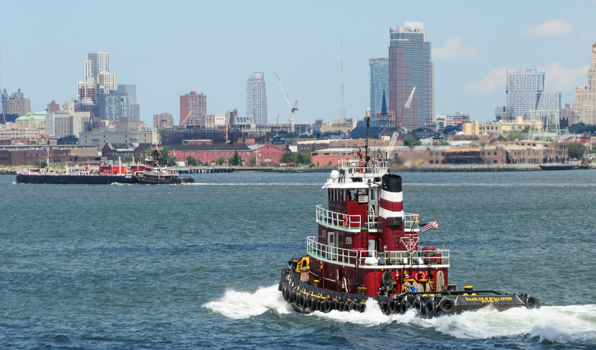 AF Zoom-Nikkor 24-120mm f/3.5-5.6D IF sample photo. Working the hudson river photography