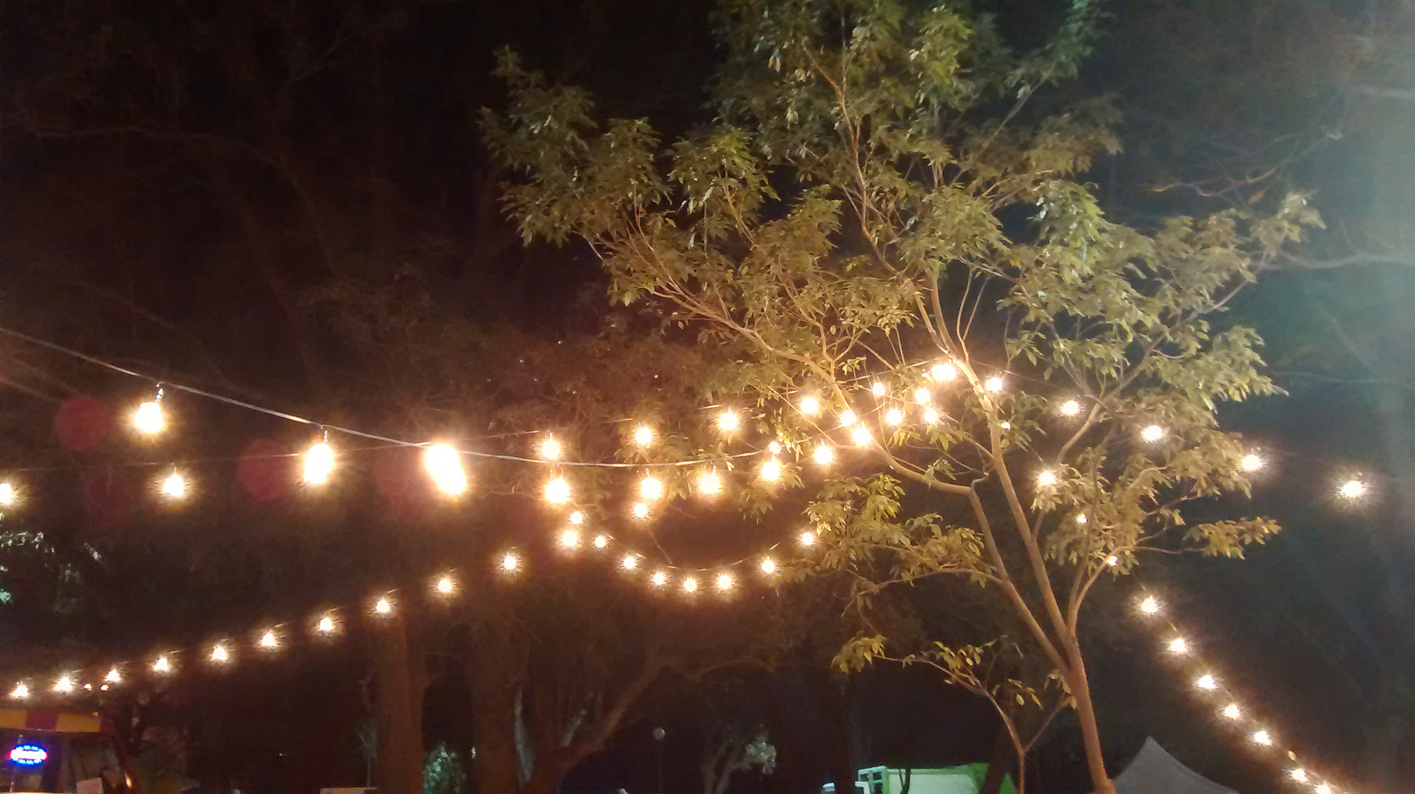 Motorola Moto E (1st Gen) sample photo. Luces de feria photography