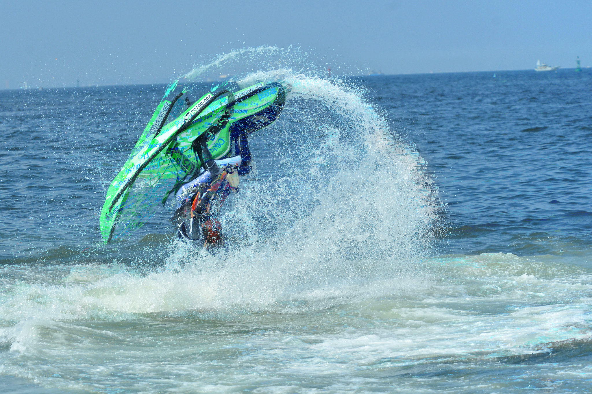 Nikon D4 sample photo. D横須賀ジェットスキー大会晴れ暑 ()のコピー photography