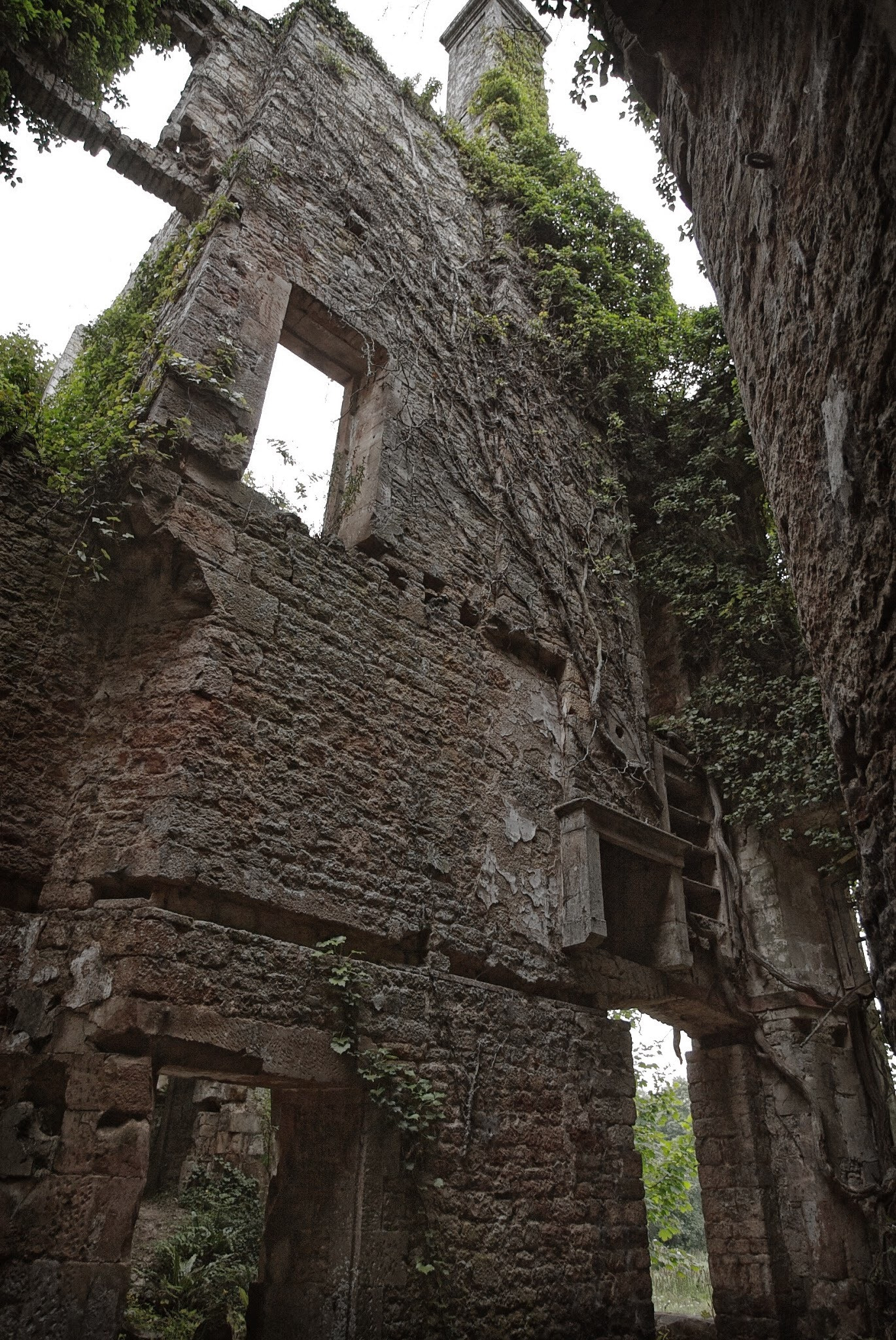 Canon EOS-1D + Canon EF 17-40mm F4L USM sample photo. Chateau de fontenay - normandy photography