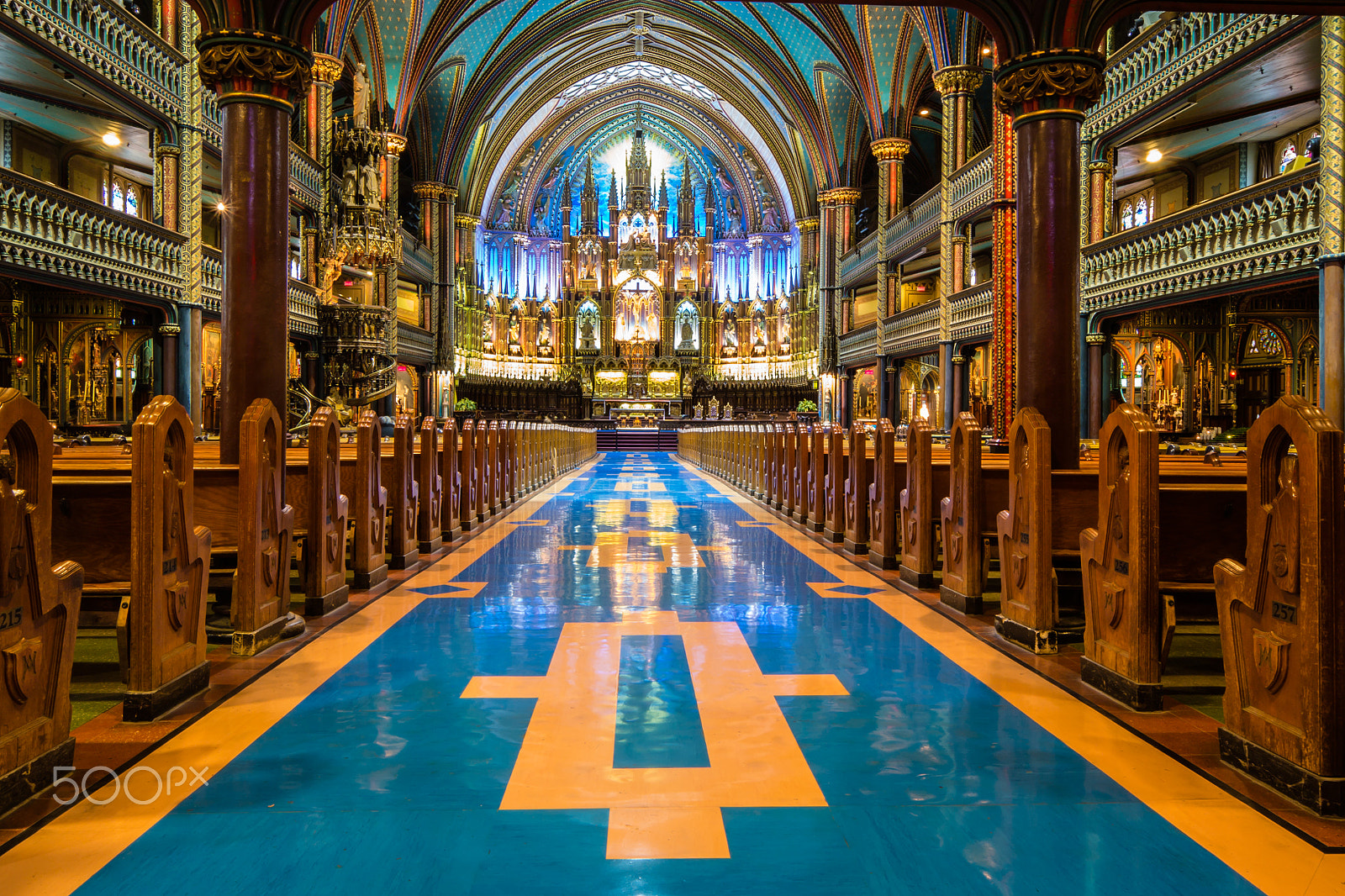 Samsung NX30 + Samsung NX 12-24mm F4-5.6 ED sample photo. Notre dame basilica in montreal photography