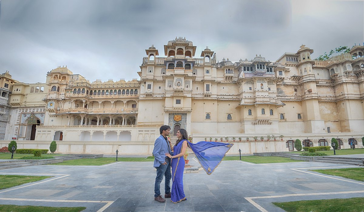Nikon D5200 + Nikon AF-S Nikkor 300mm F4D ED-IF sample photo. Prewedding photoshoot in udaipur, rajasthan india with brenzier effect photography