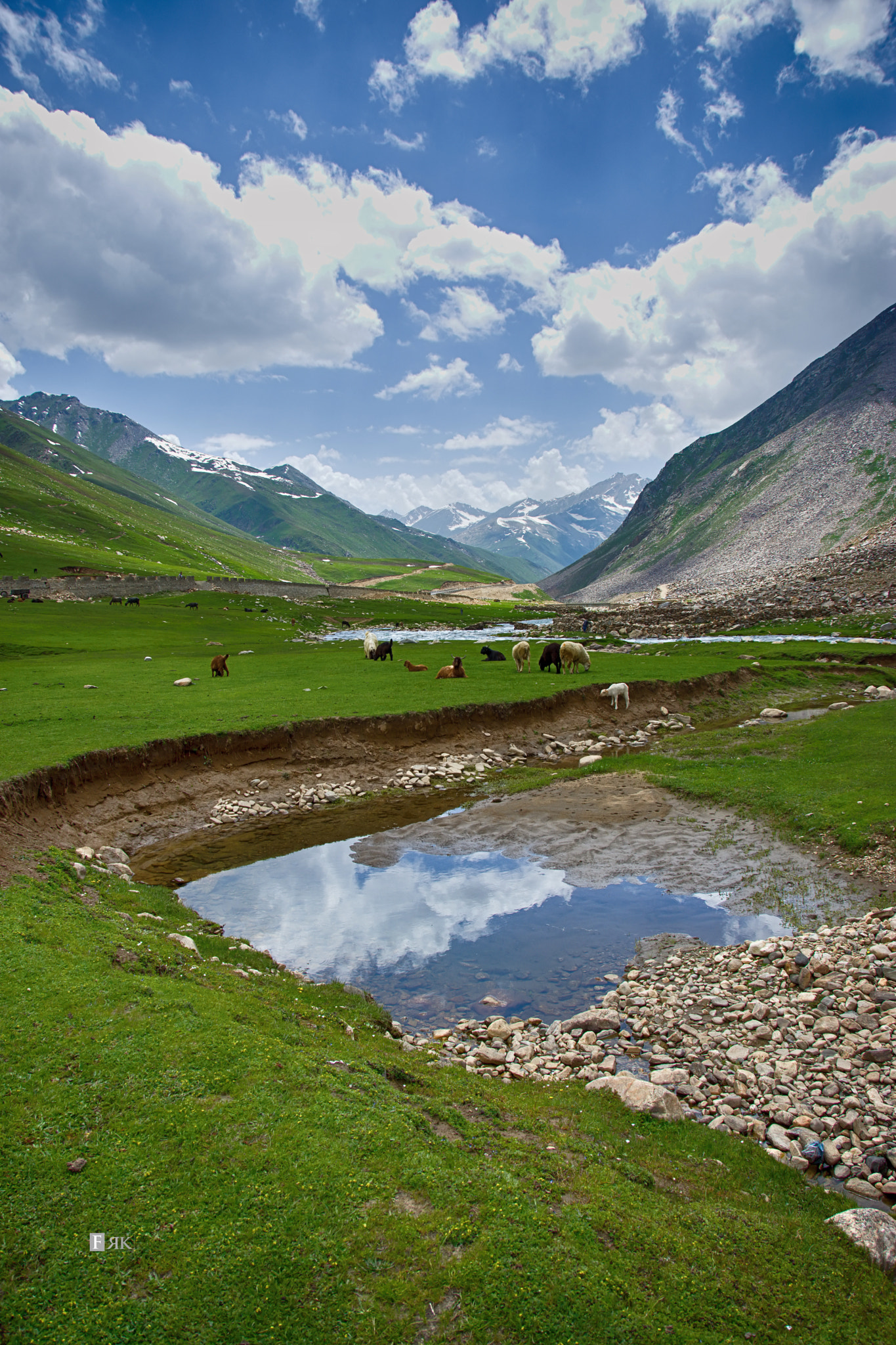 18.00 - 200.00 mm f/3.5 - 5.6 sample photo. Gidi-das village, kaghan valley photography