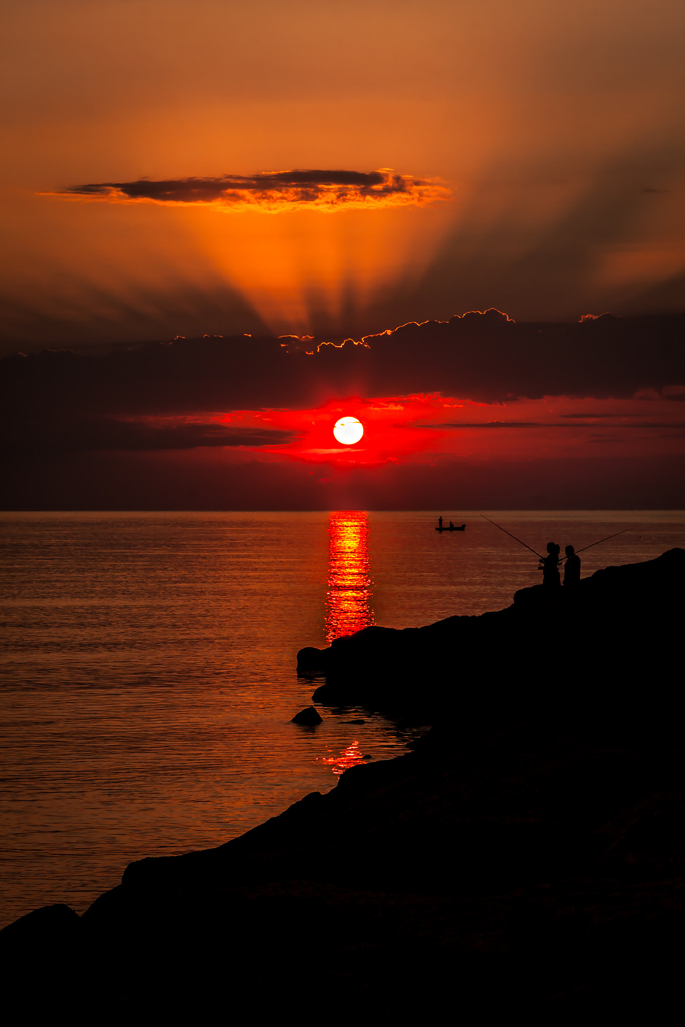 Canon EOS 40D + Canon EF 24-70mm F2.8L USM sample photo. Fiery dawn photography