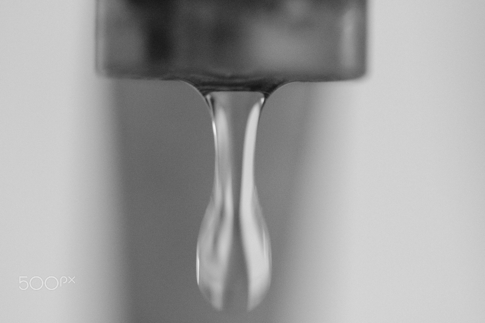 Canon EF 100mm F2.8 Macro USM sample photo. Waterdrop photography