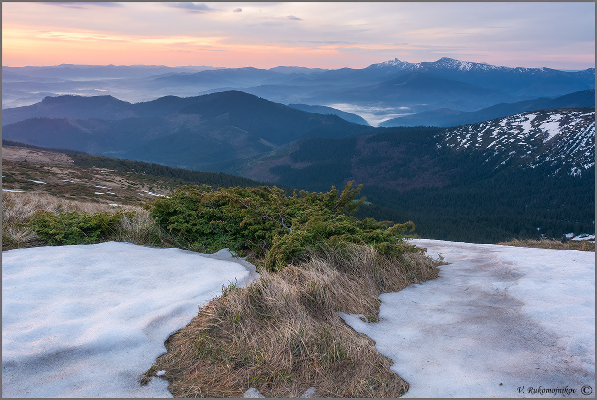 Nikon D7100 + Nikon AF Nikkor 20mm F2.8D sample photo. Somewhere in the mountains photography