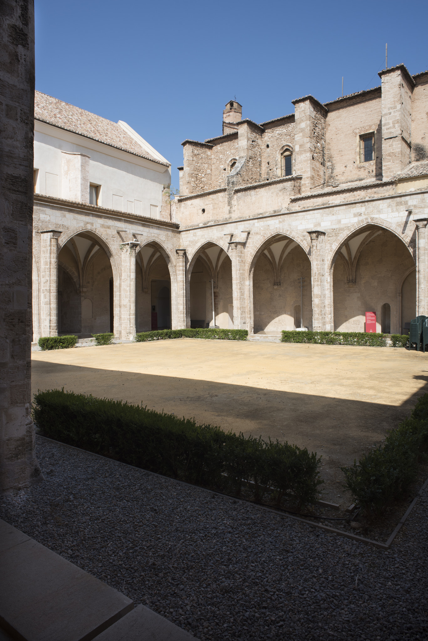 Nikon D810 + Nikon AF Nikkor 24mm F2.8D sample photo. Museo de carmen, valencia, spain photography