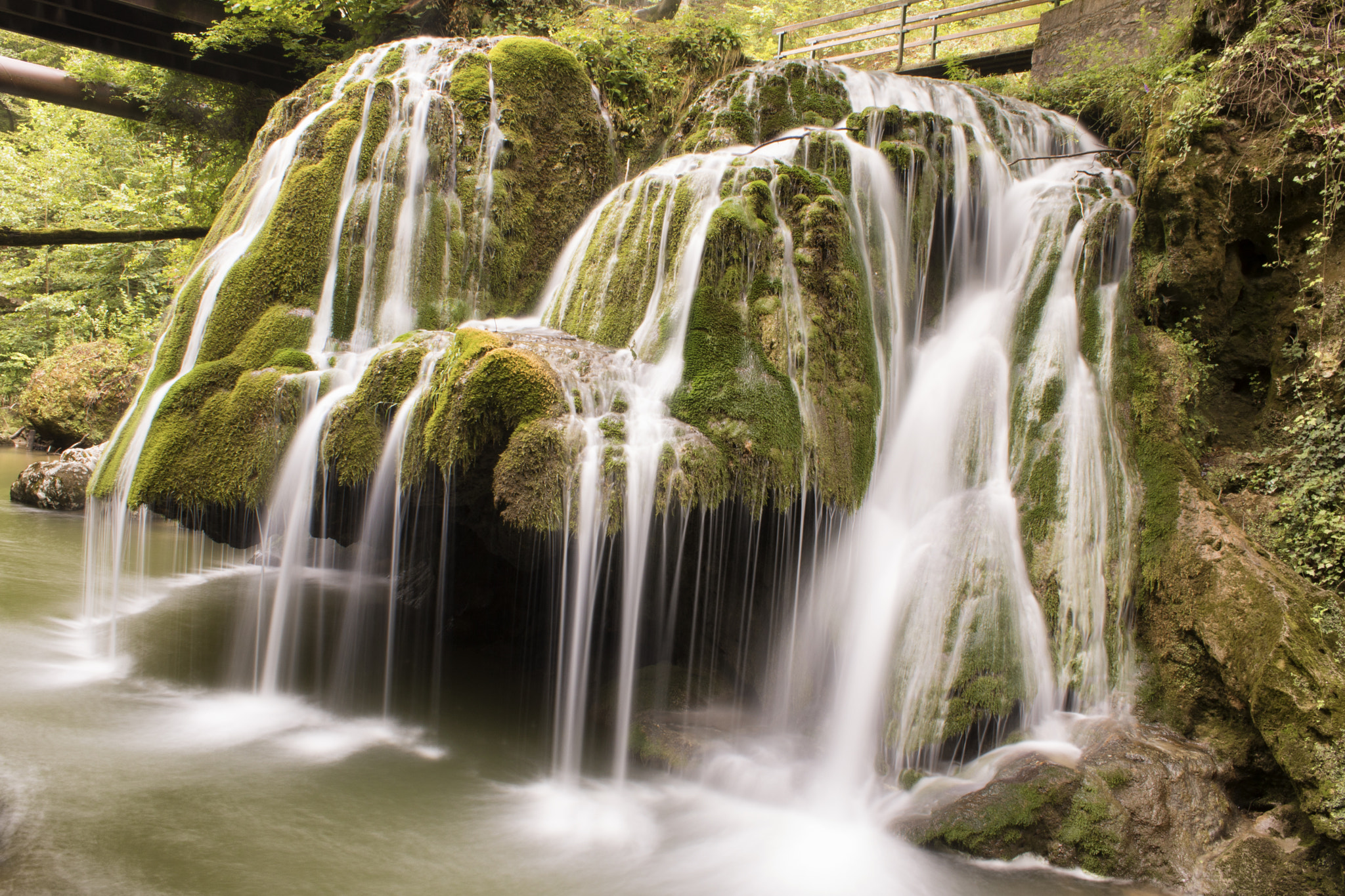 Canon EOS 750D (EOS Rebel T6i / EOS Kiss X8i) sample photo. Bigar waterfall photography