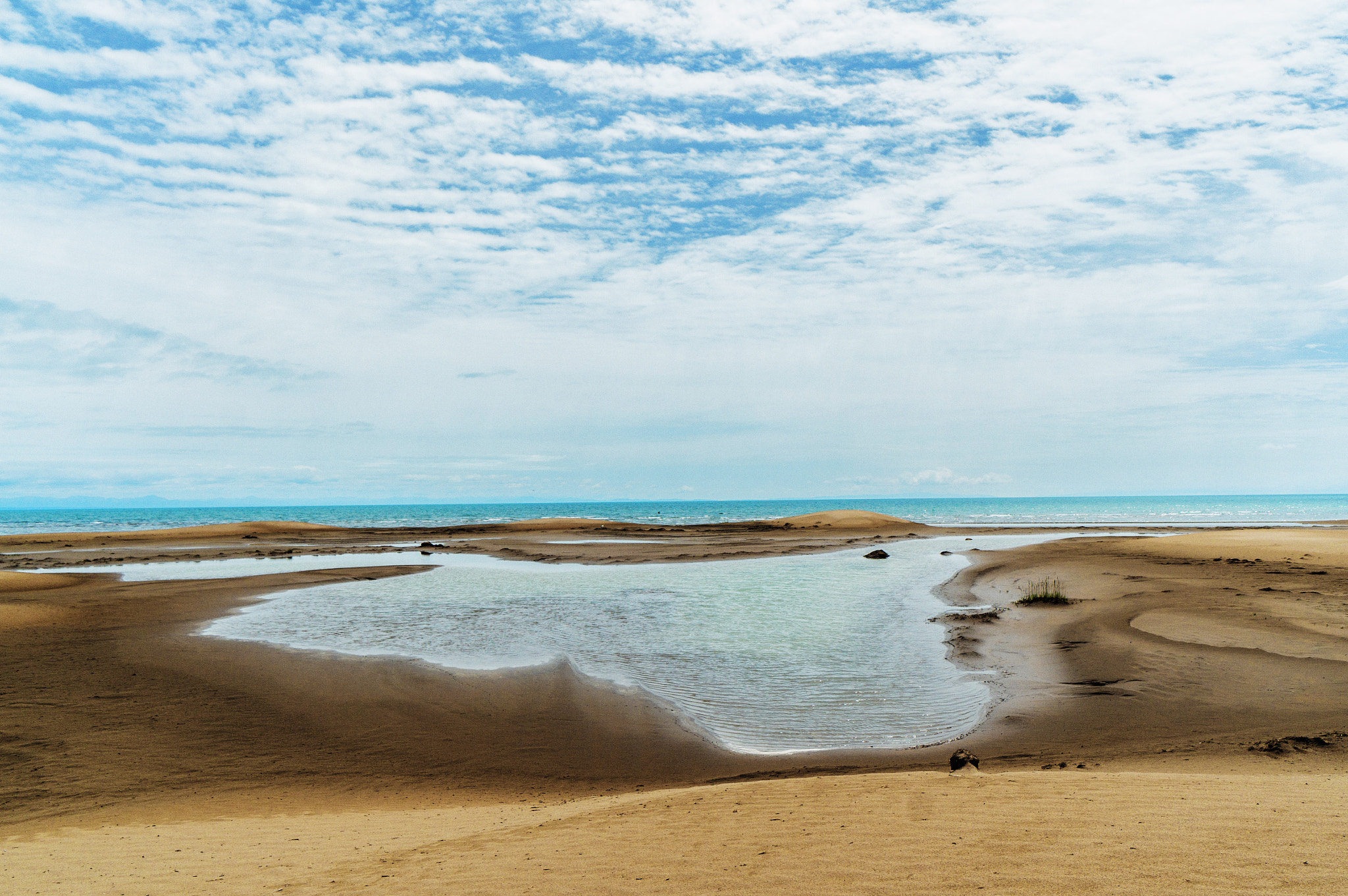 Sony Alpha NEX-5T + Sony E 10-18mm F4 OSS sample photo. 海之心 photography