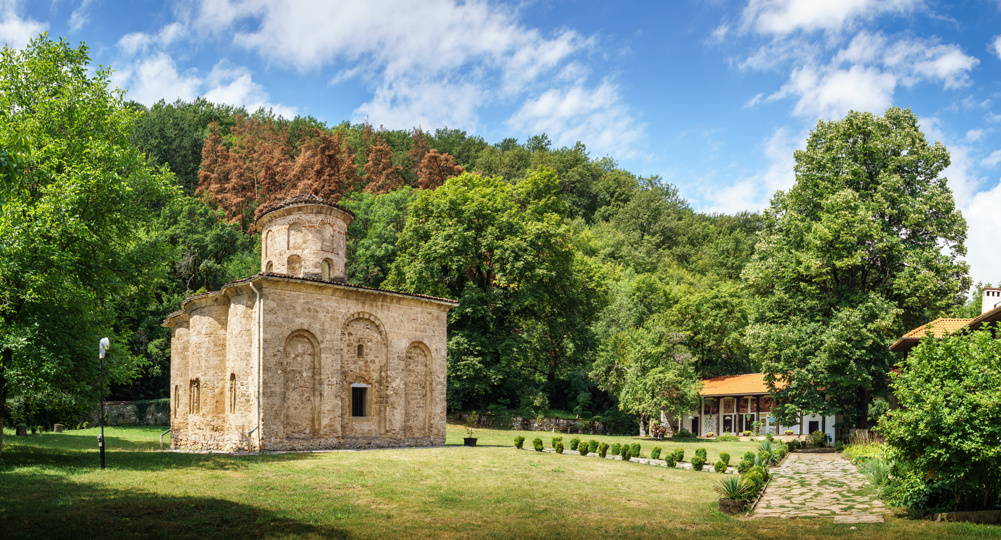 Minolta AF 28mm F2 sample photo. Zemen monastery photography