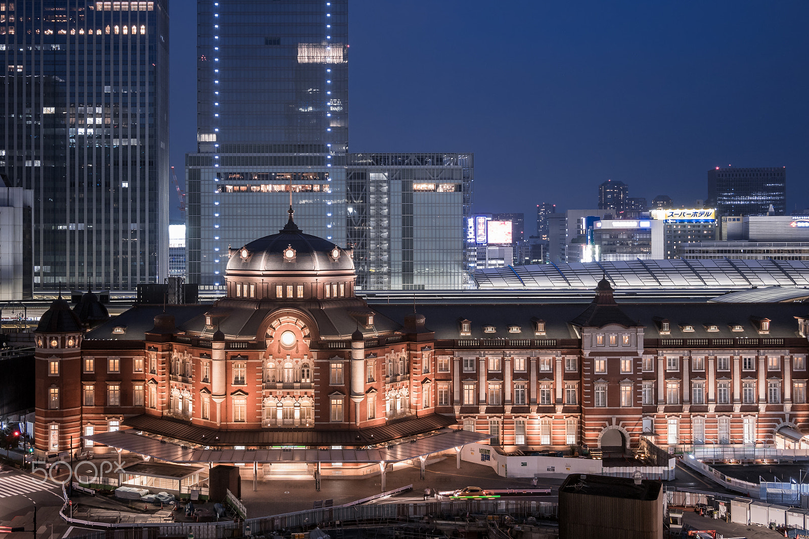 Panasonic DMC-GM1S + LUMIX G 20/F1.7 II sample photo. Tokyo station photography