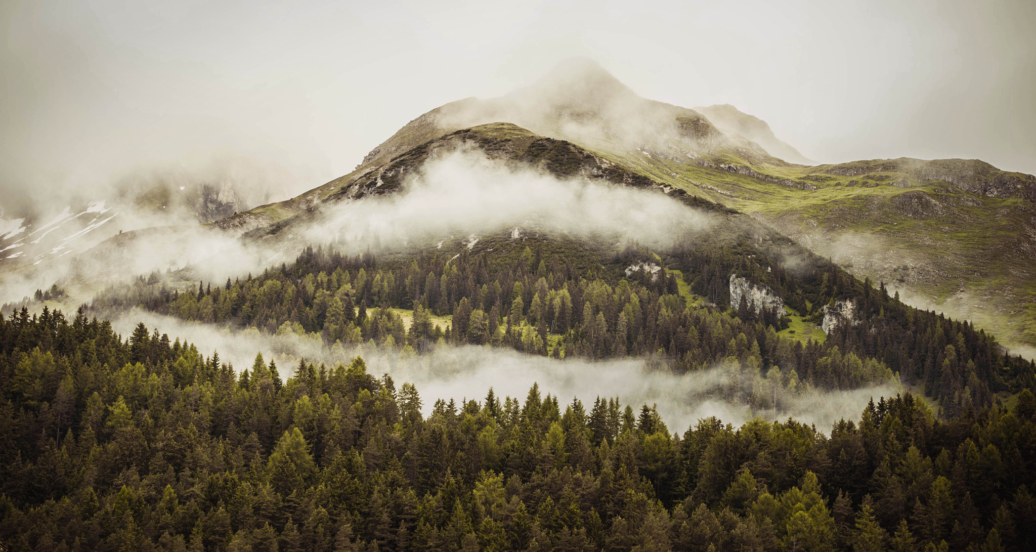 AF-S Zoom-Nikkor 80-200mm f/2.8D IF-ED sample photo. Hills in morning mist photography