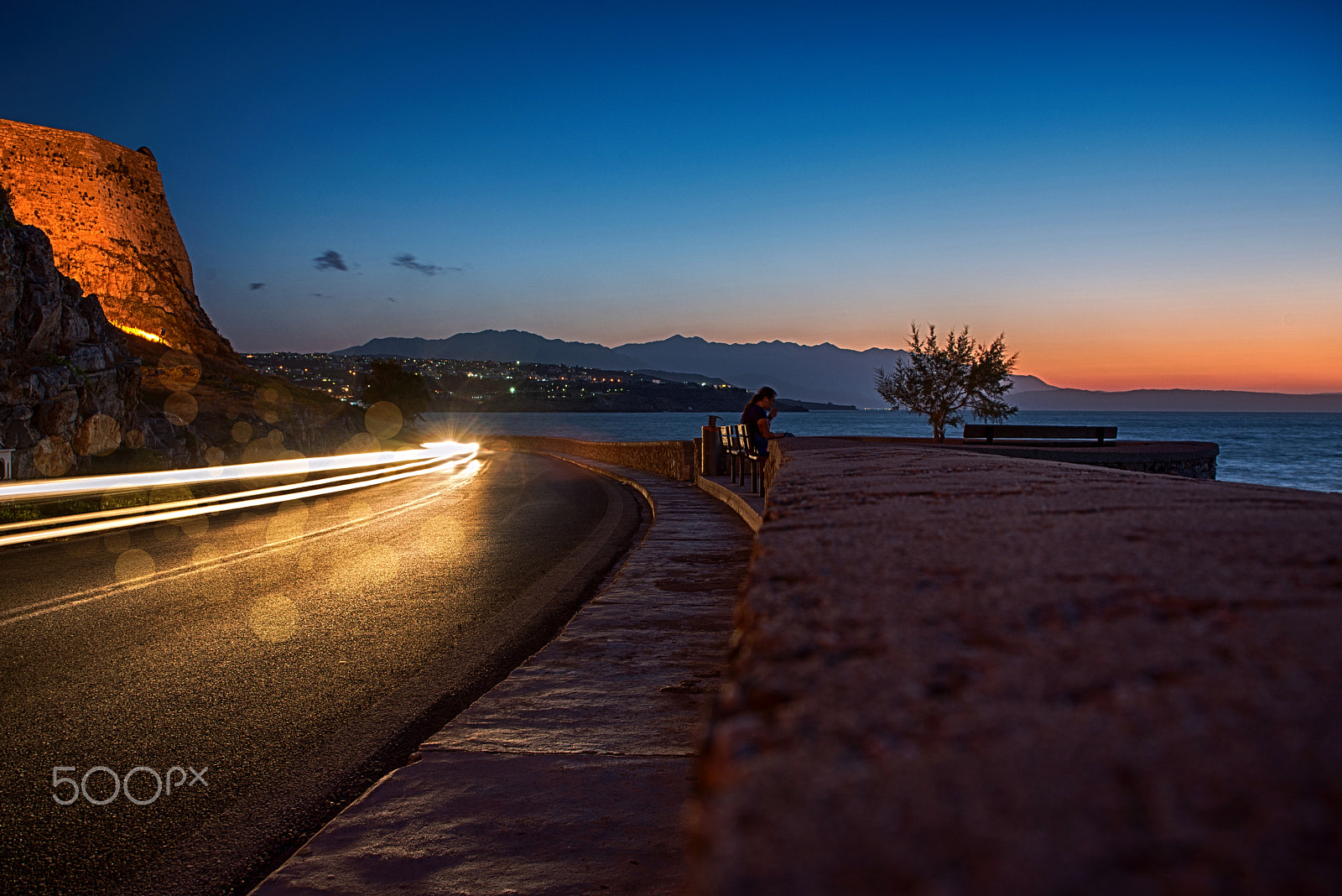 AF Zoom-Nikkor 28-105mm f/3.5-4.5D IF sample photo. The city wears her best dress for another night! photography