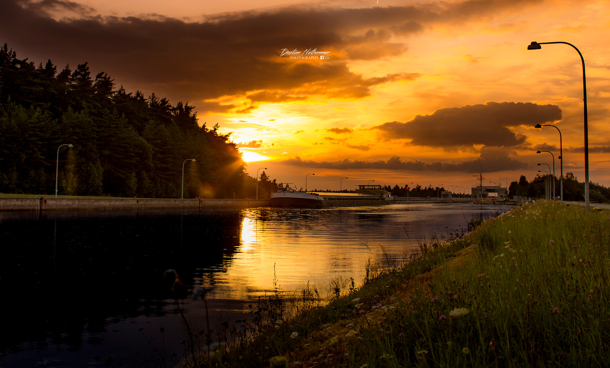 Sony SLT-A77 + Minolta AF 24mm F2.8 sample photo. Sundowner photography