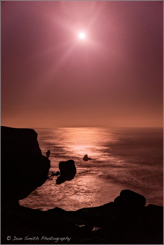 Sony FE 24-70mm F2.8 GM sample photo. Moonrise over tunnels beach photography