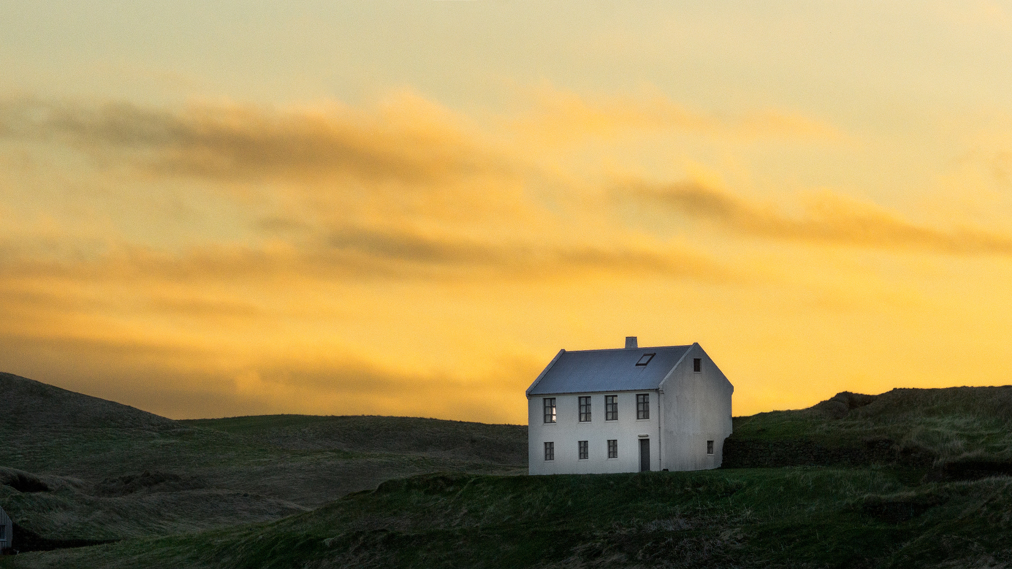 Sony SLT-A77 + Sony 70-200mm F2.8 G SSM II sample photo. Alone at sunset photography