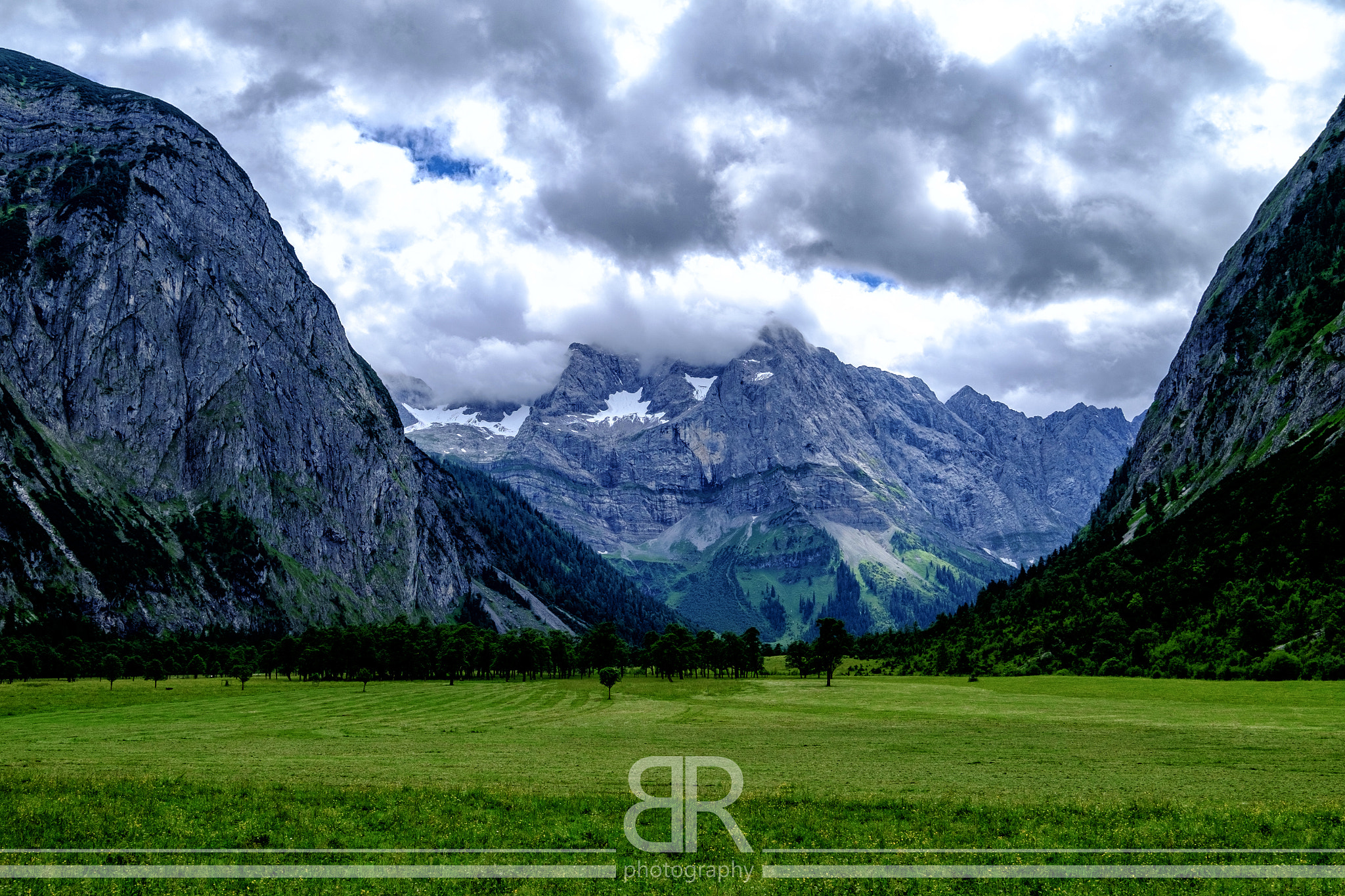 Fujifilm X-M1 + Fujifilm XF 10-24mm F4 R OIS sample photo. Großer ahornboden photography