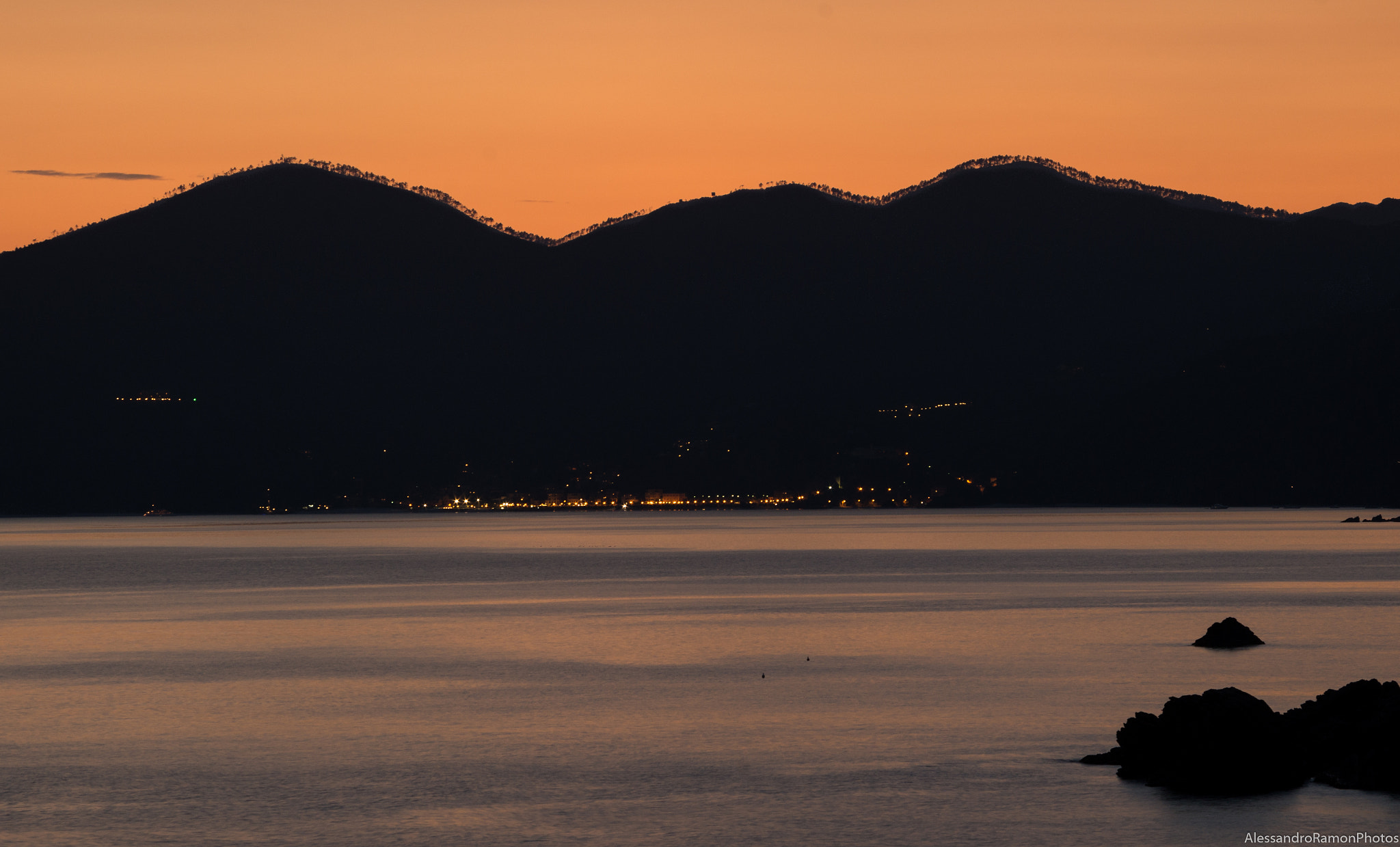 smc PENTAX-DA L 50-200mm F4-5.6 ED sample photo. View of monterosso from riomaggiore photography