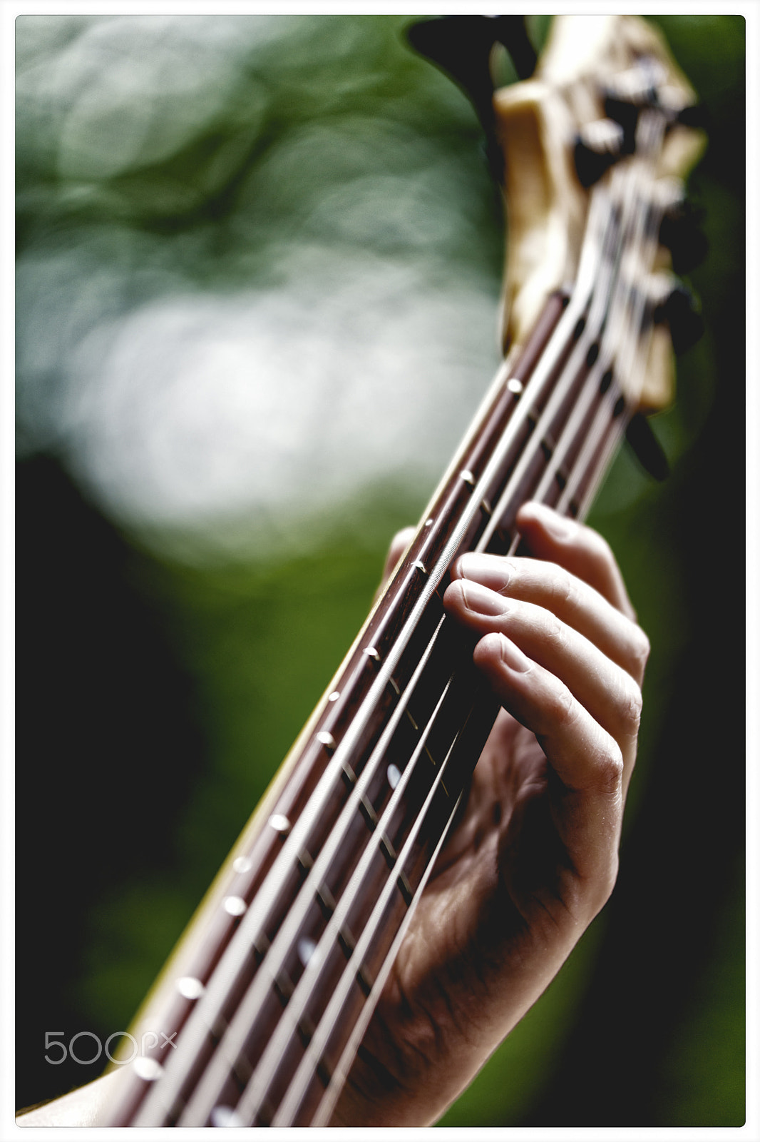Nikon D7200 + Sigma 50-100mm F1.8 DC HSM Art sample photo. Hand of a player photography