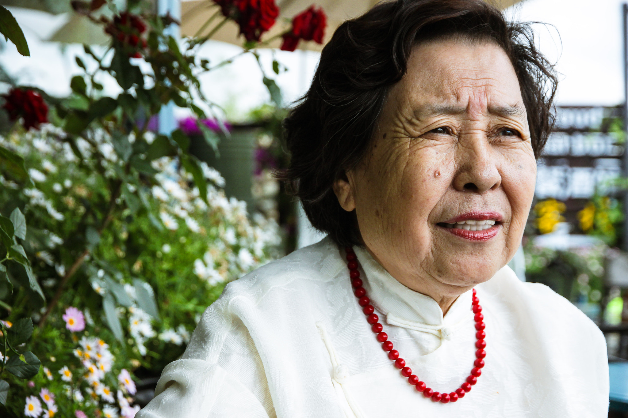 Canon EOS 500D (EOS Rebel T1i / EOS Kiss X3) sample photo. Elegant old lady photography