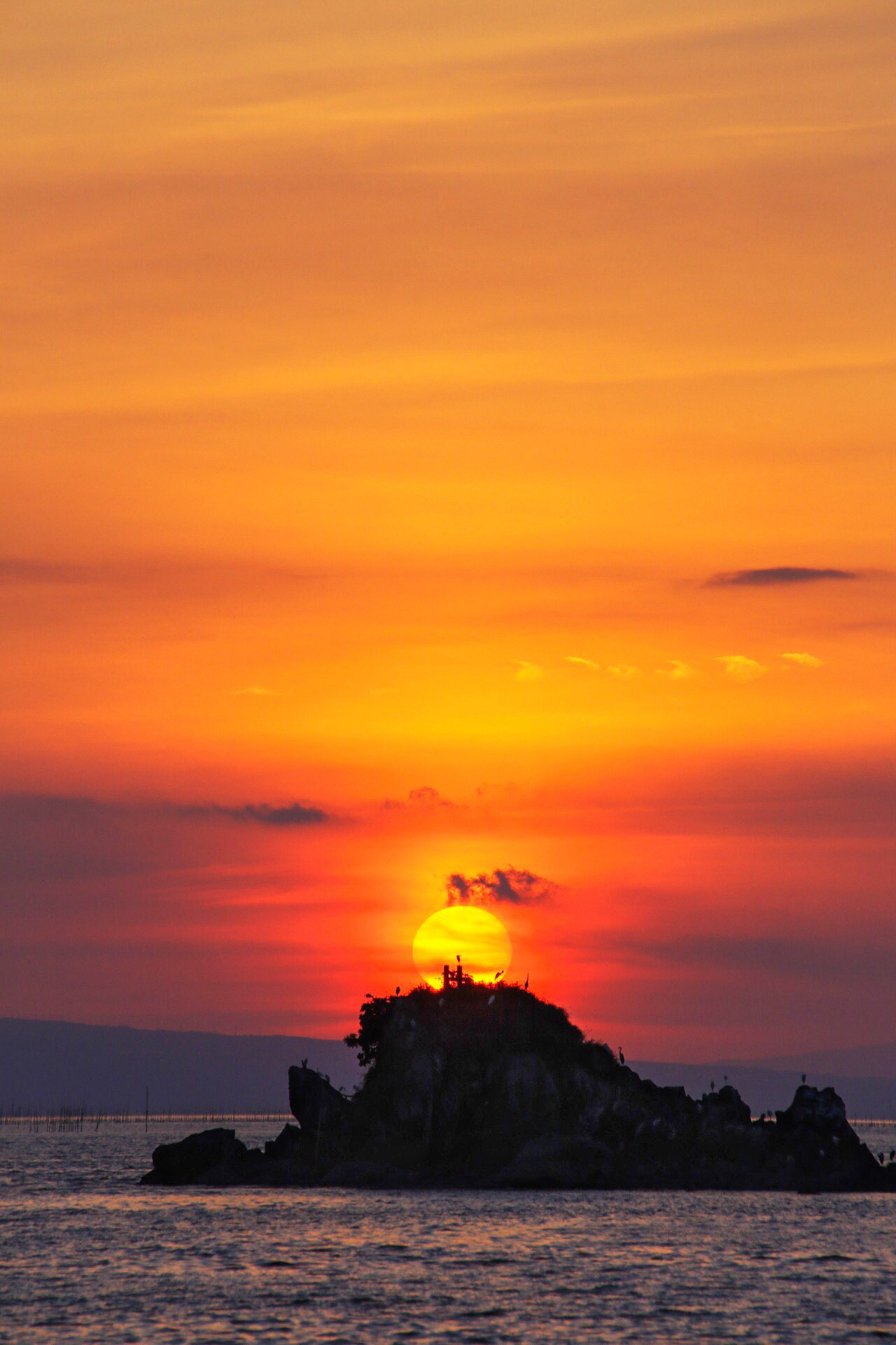 Canon EF 70-300mm F4-5.6 IS USM sample photo. 崩れ落ちた鳥居 photography