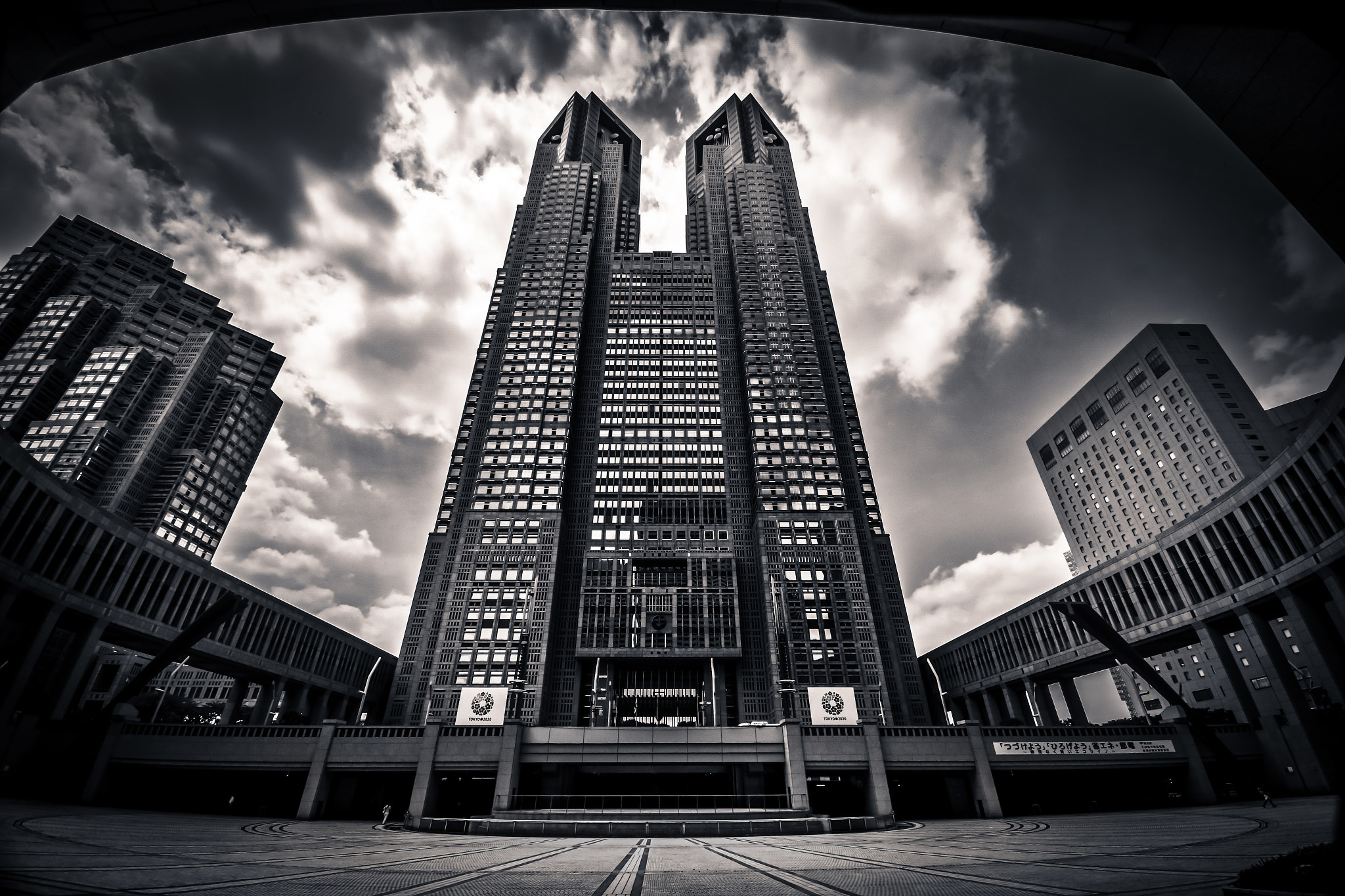 Canon EOS 6D + Sigma 10-20mm F4-5.6 EX DC HSM sample photo. Metropolitan office photography