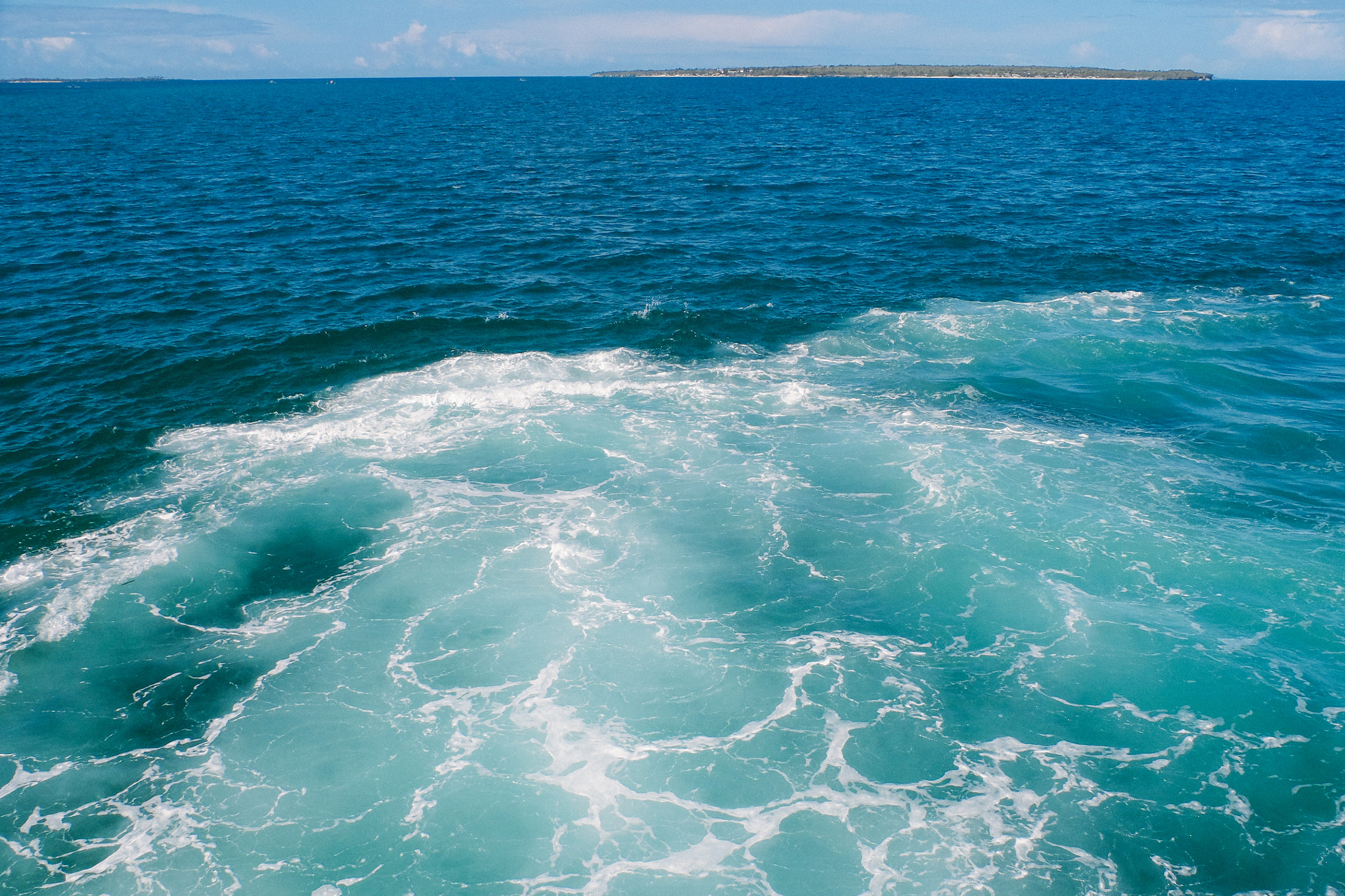 Samsung WB150 / WB150F / WB152 / WB152F / WB151 sample photo. Ocean wave.jpg photography