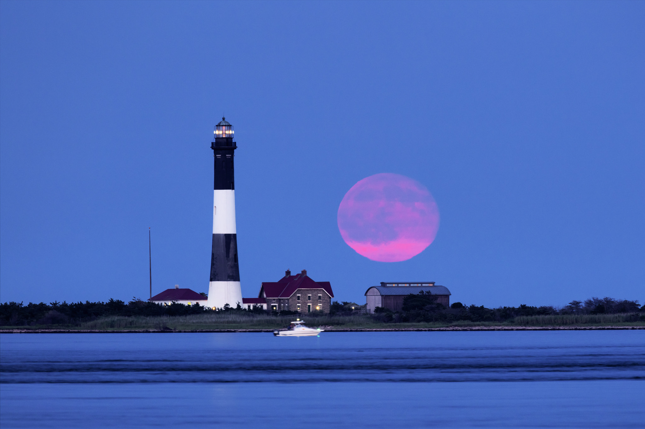 Canon EF 400mm F4 DO IS II USM sample photo. Buck moon at fire island lighthouse photography