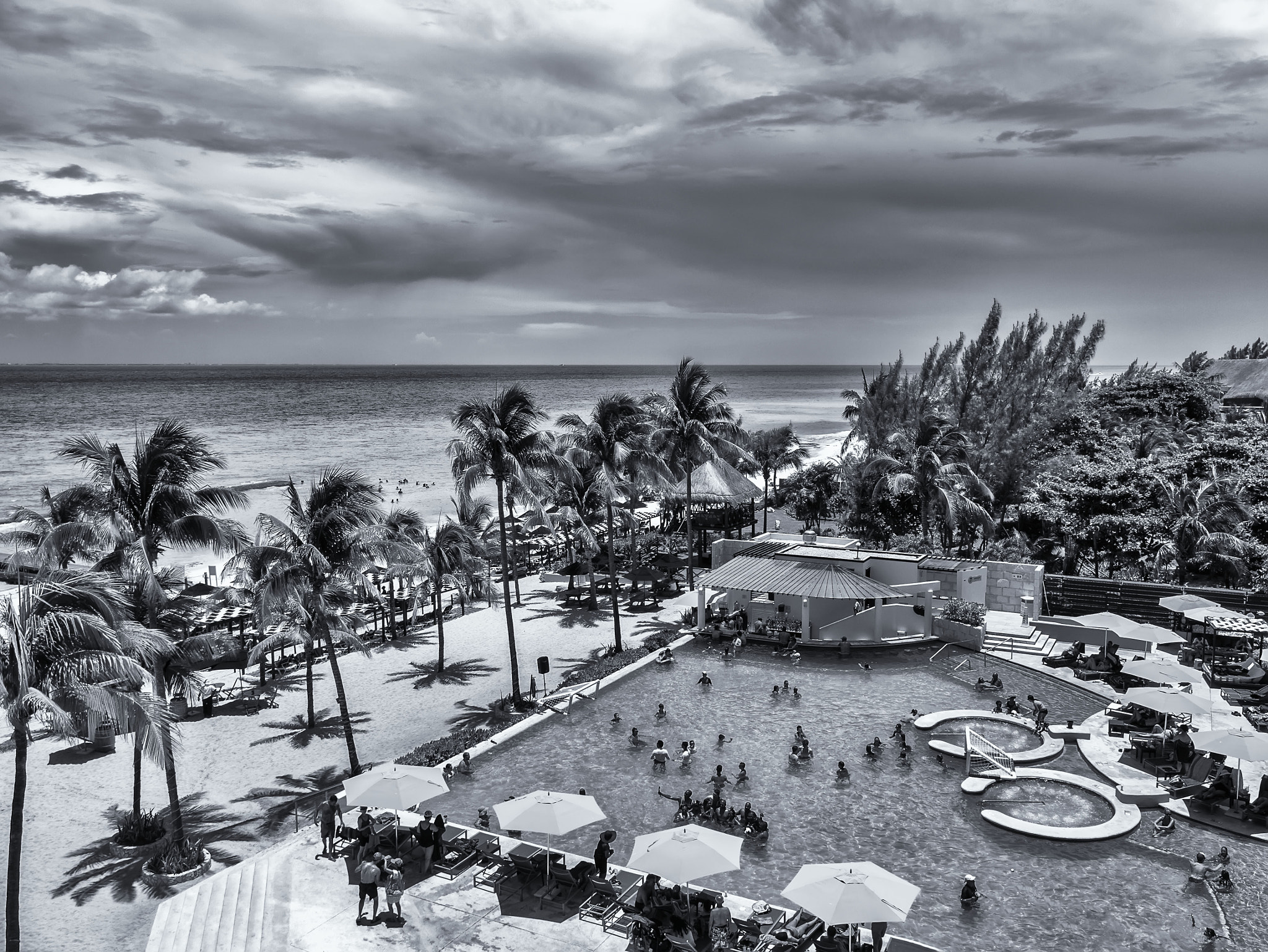 Panasonic Lumix DMC-GX1 sample photo. Cancun-azul fives photography
