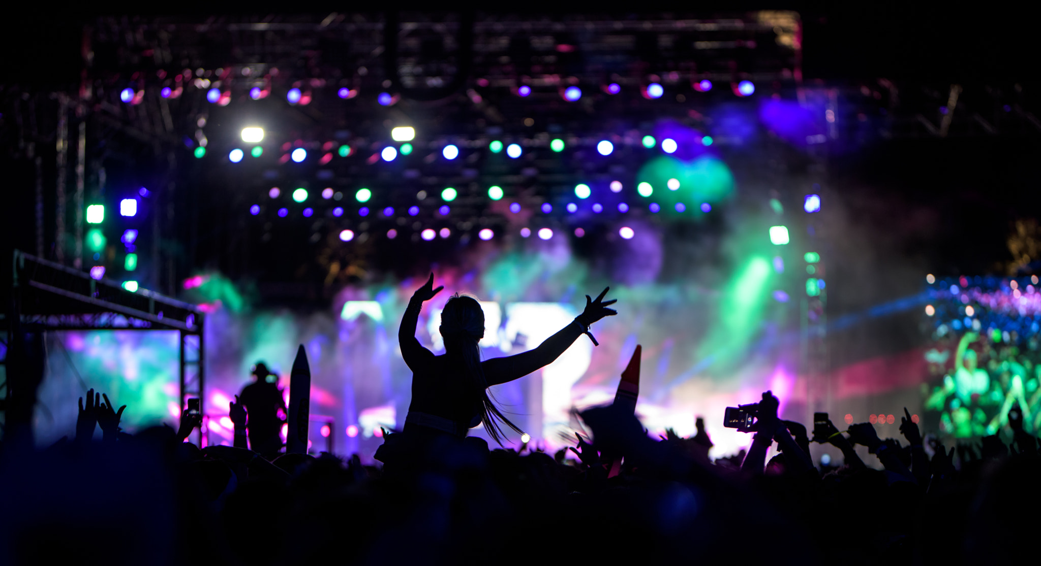 Nikon D810 + Sigma 105mm F2.8 EX DG Macro sample photo. Crowd photography