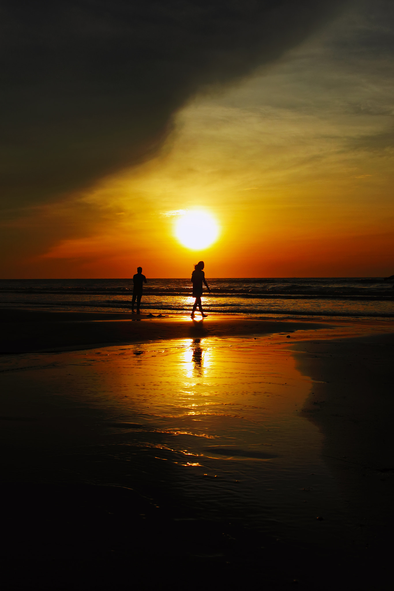 Canon EOS 550D (EOS Rebel T2i / EOS Kiss X4) sample photo. Not alone in the dawn photography
