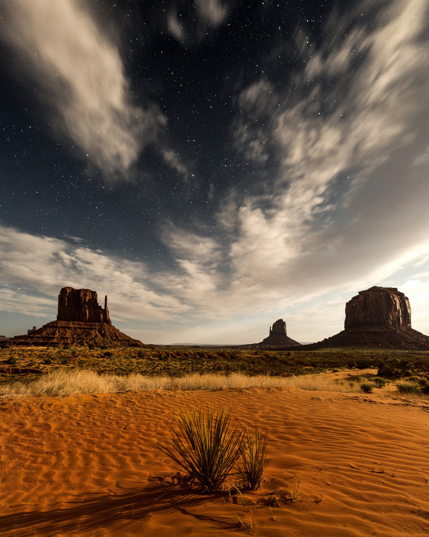 Nikon D4 + Nikon AF-S Nikkor 20mm F1.8G ED sample photo. Monument valley. navajo land. arizona. photography