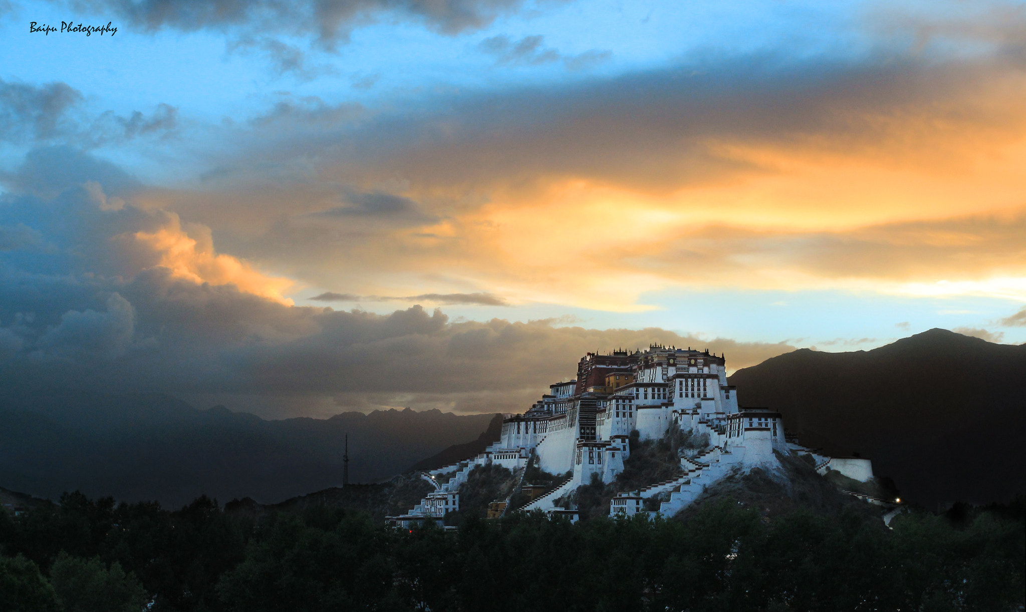 Canon EOS 700D (EOS Rebel T5i / EOS Kiss X7i) + Canon EF 17-40mm F4L USM sample photo. The potala palace photography