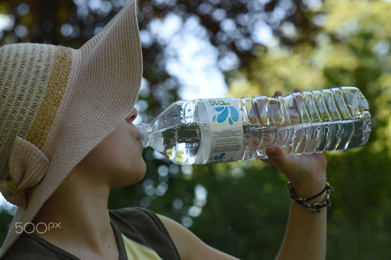 Samyang 85mm F1.4 Aspherical IF sample photo. Warm summer photography