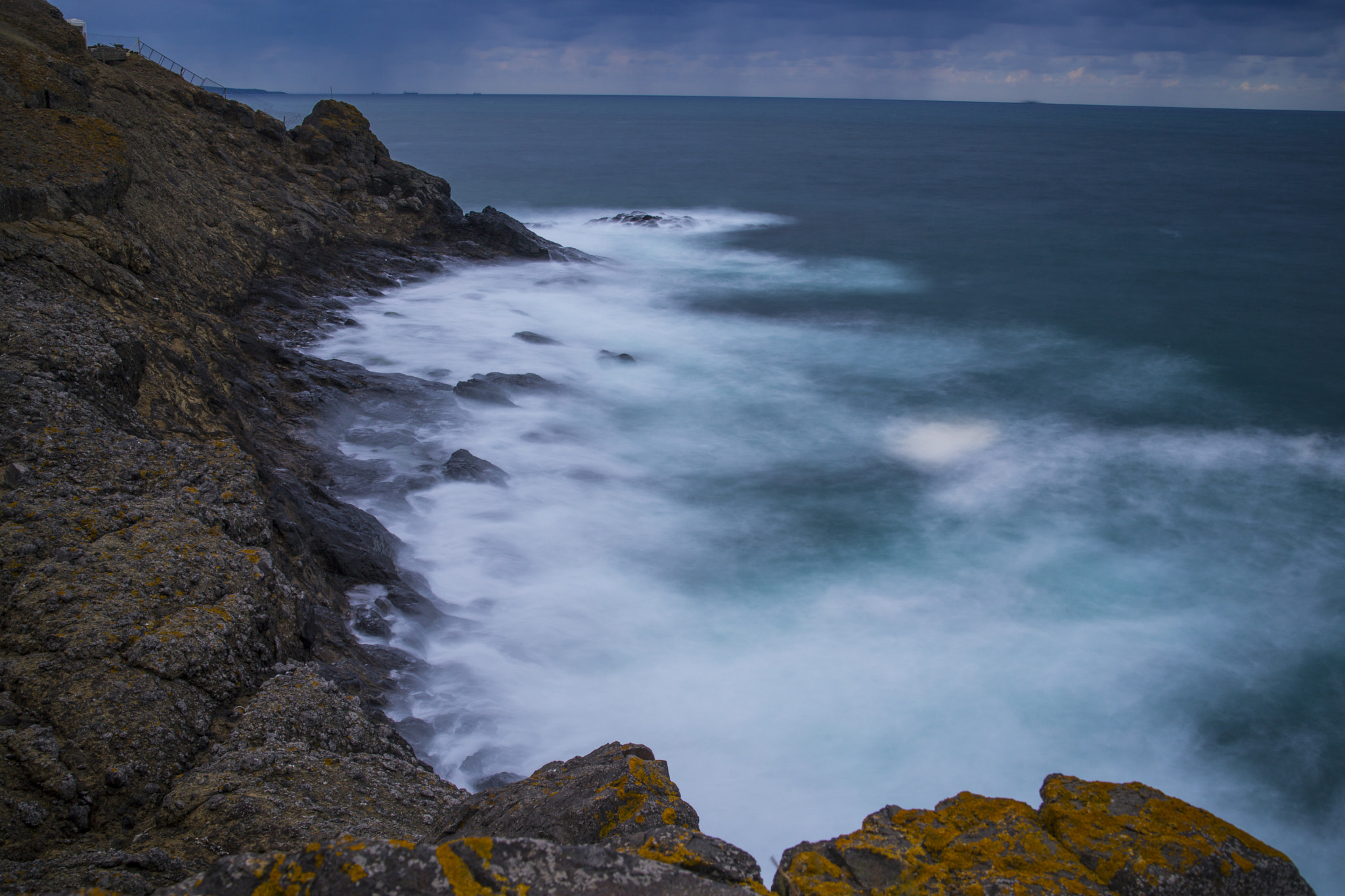 Minolta AF 28-70mm F2.8 G sample photo. Seaside rocks photography