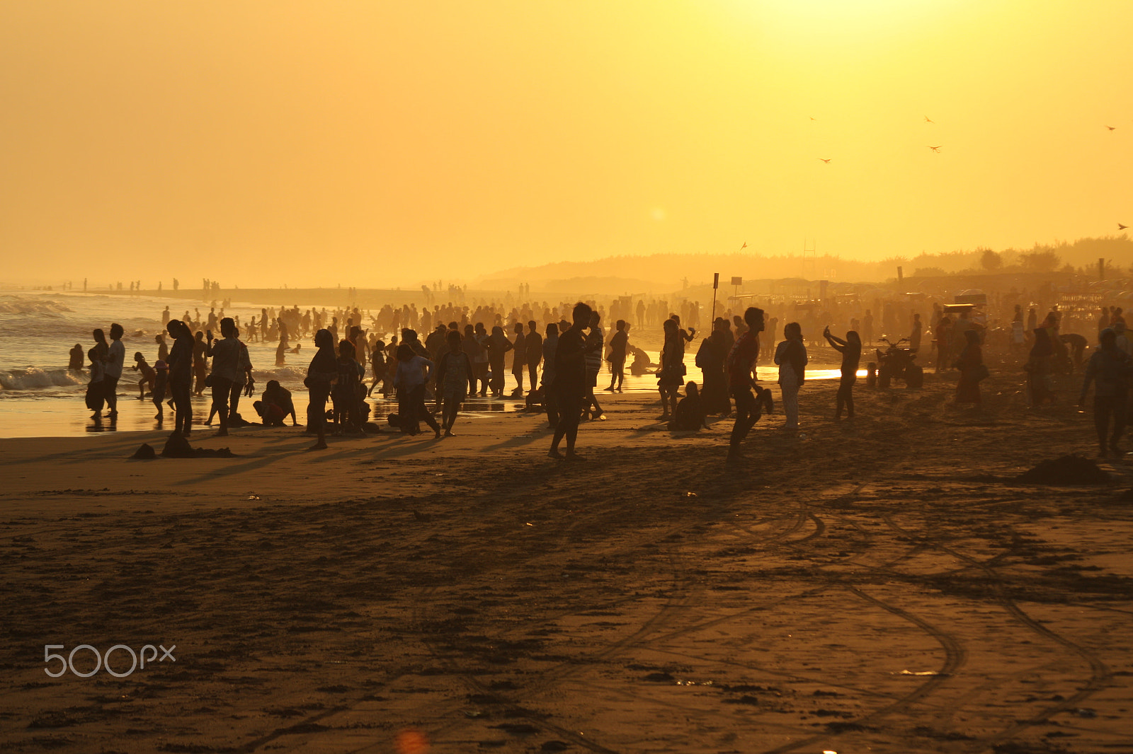 Canon EF 100-300mm F4.5-5.6 USM sample photo. Parangtritis beach photography