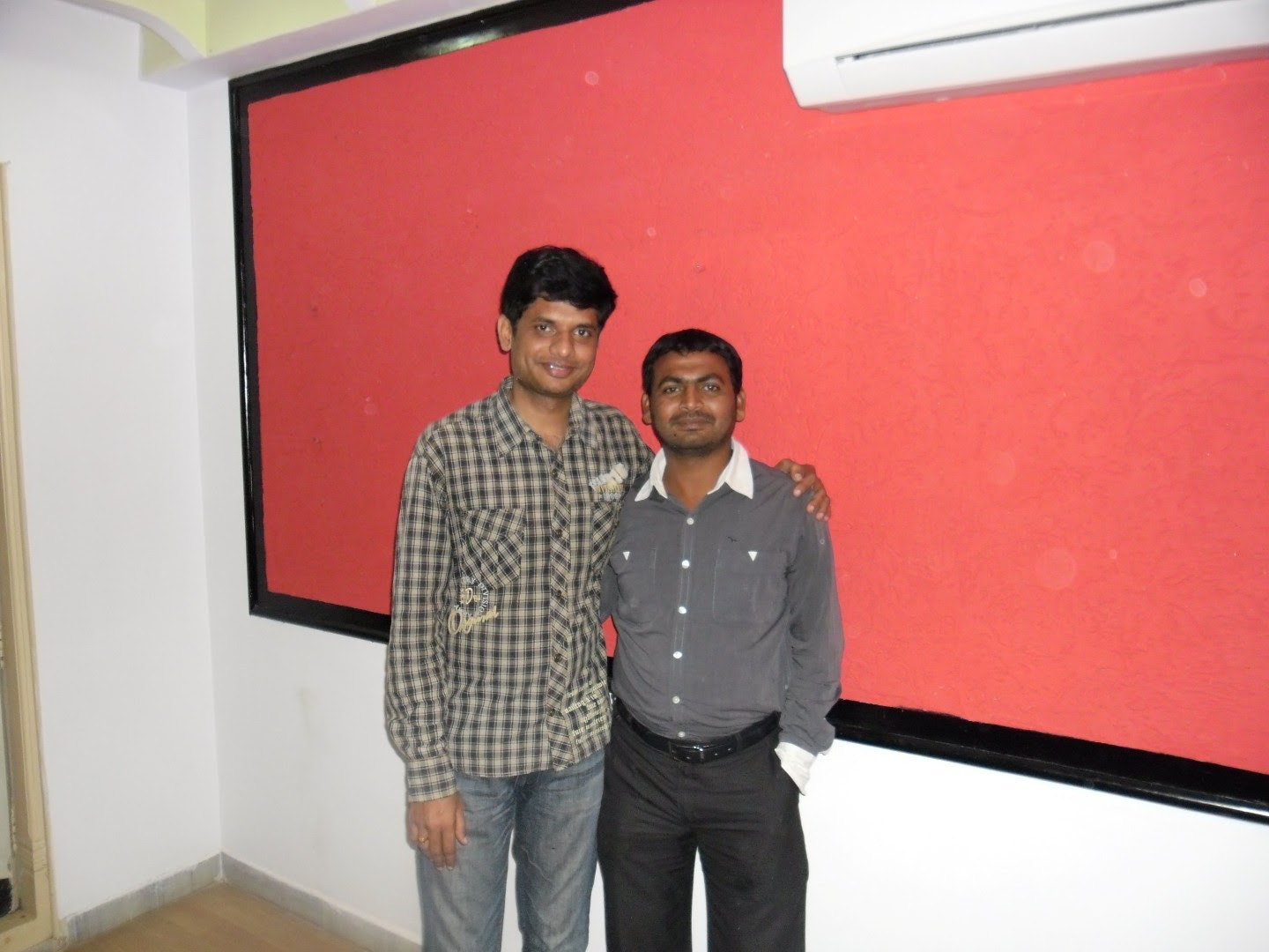 Samsung ES30/VLUU ES30 sample photo. Launchship team dec 23 2011; first group pictures photography