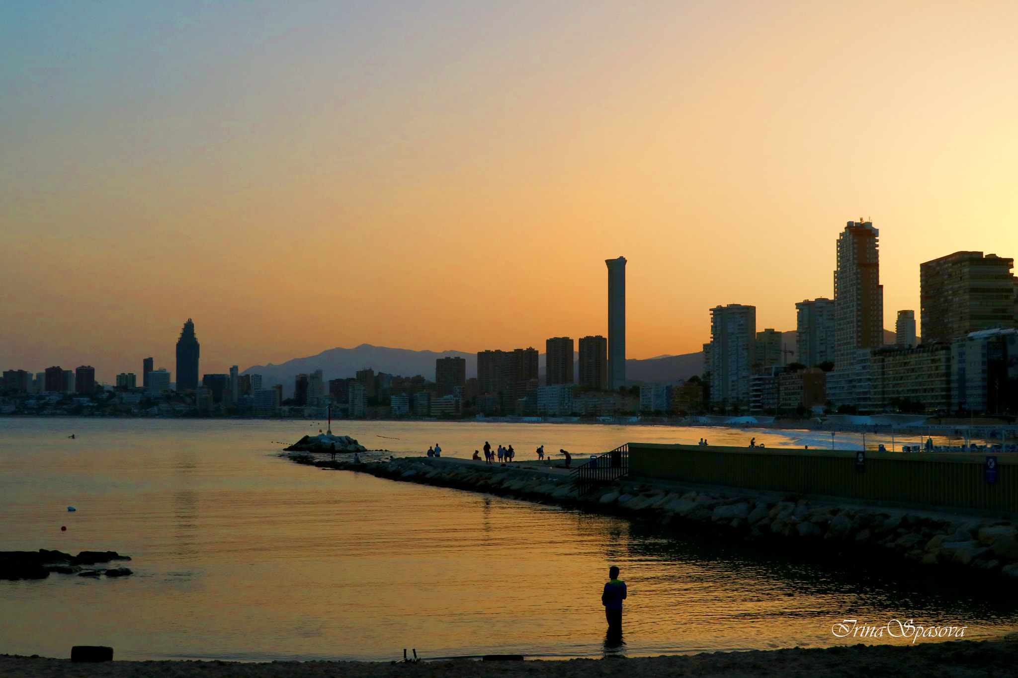 Canon EOS 750D (EOS Rebel T6i / EOS Kiss X8i) sample photo. Benidorm  photography