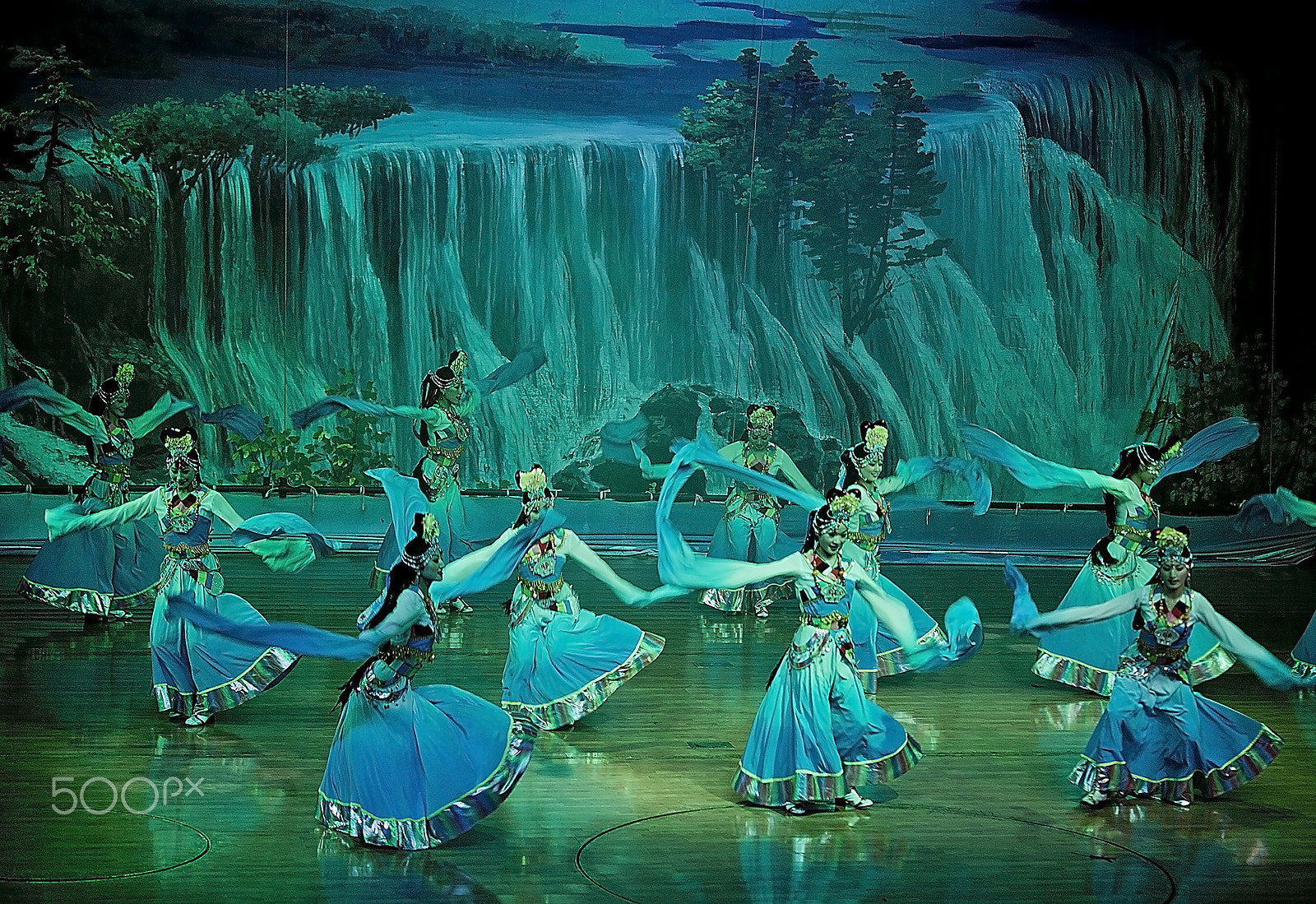 Canon EOS-1Ds sample photo. Ethnic people's dance photography