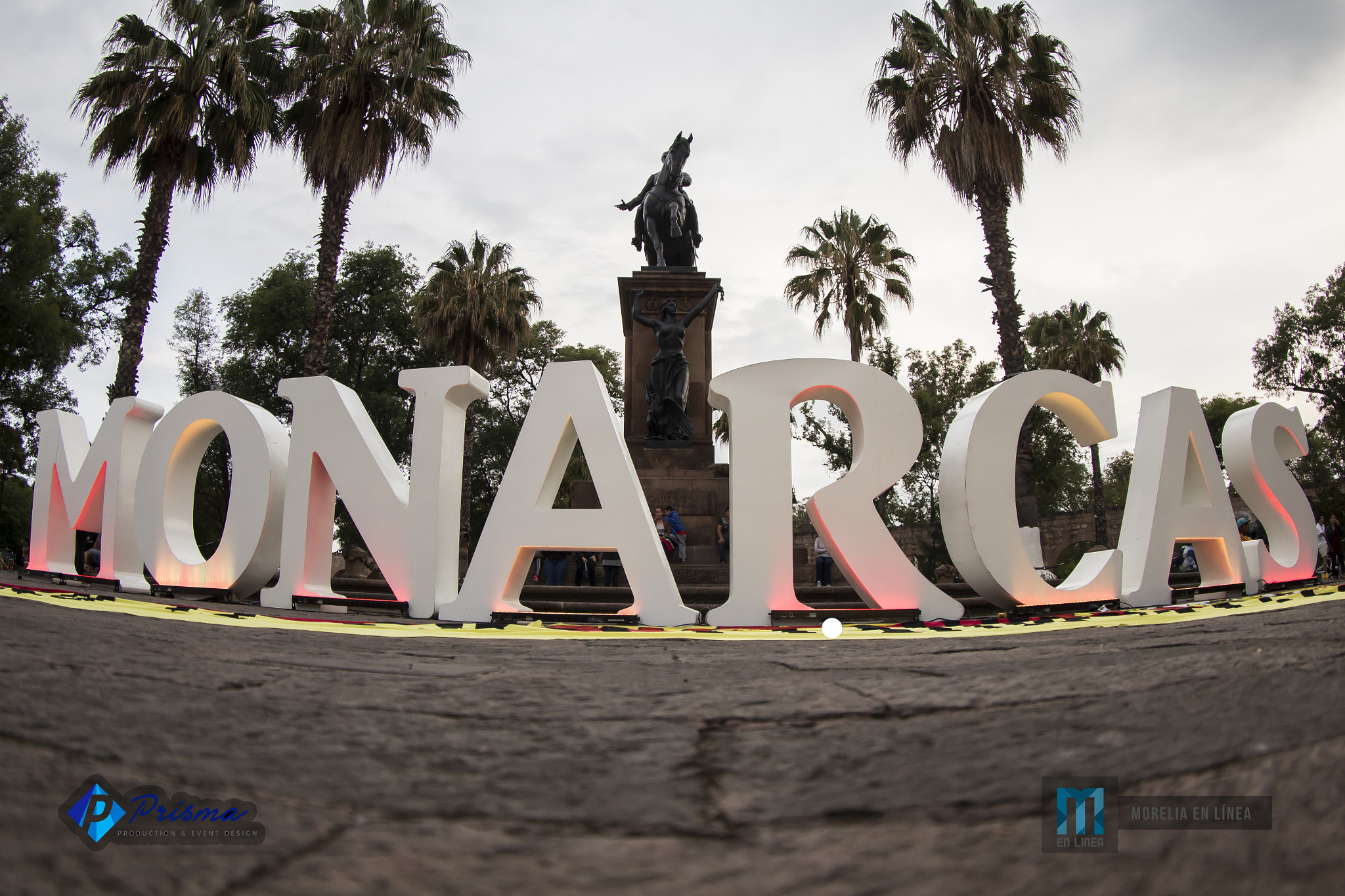 Canon EF 8-15mm F4L Fisheye USM sample photo. Letras gigantes photography