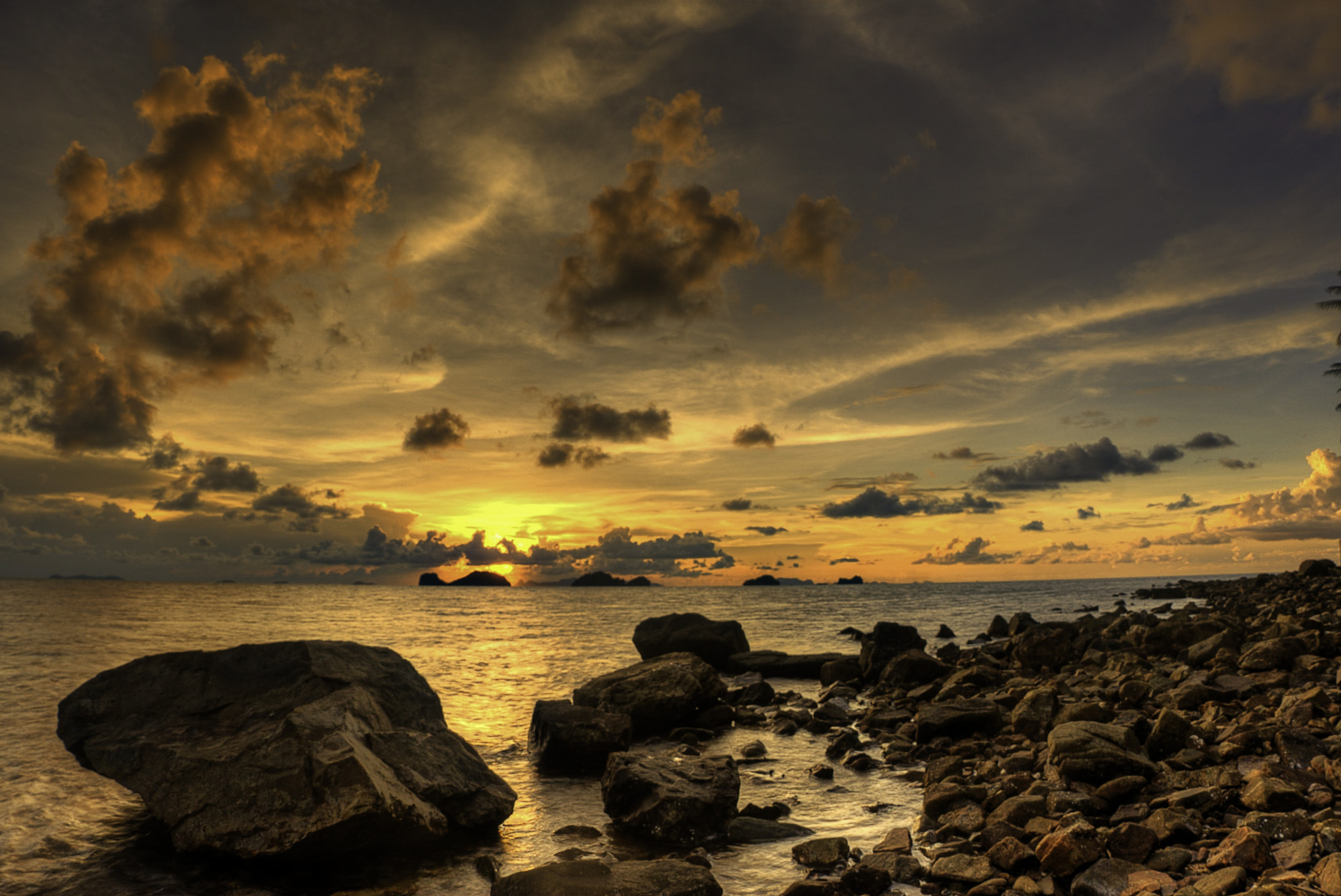 Nikon D200 + Nikon AF Fisheye-Nikkor 16mm F2.8D sample photo. Island view photography