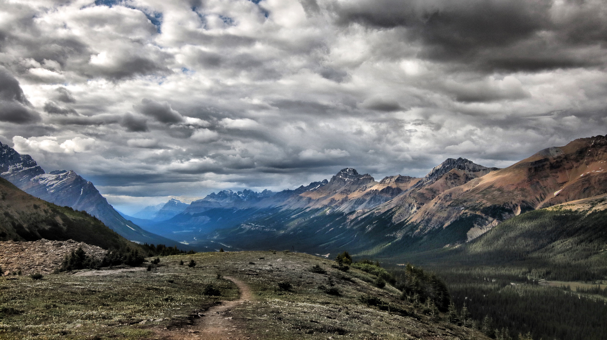 Canon 11-20mm sample photo. Moody peyto photography