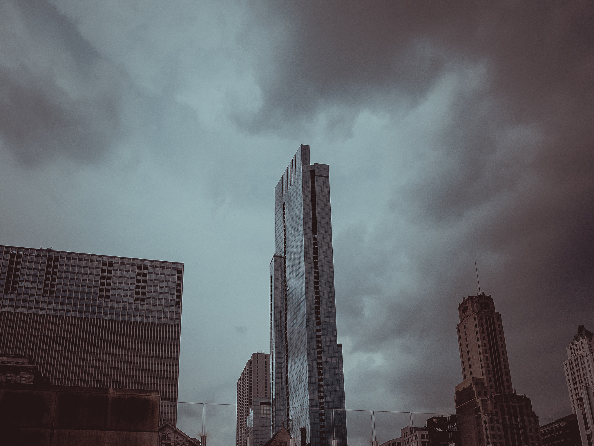 LEICA DG SUMMILUX 15/F1.7 sample photo. Gathering storm photography