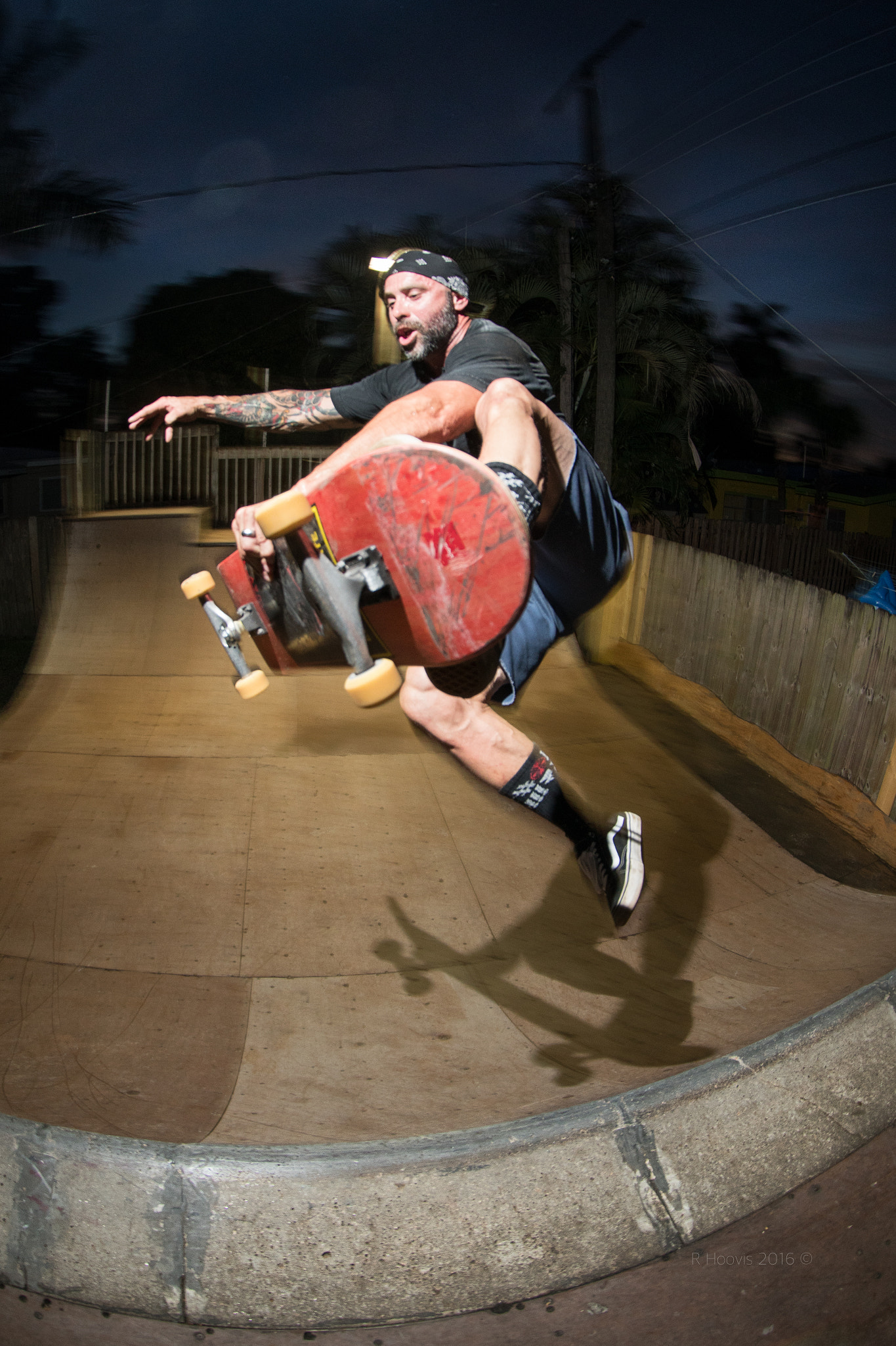 Canon EF 8-15mm F4L Fisheye USM sample photo. Skate good photography