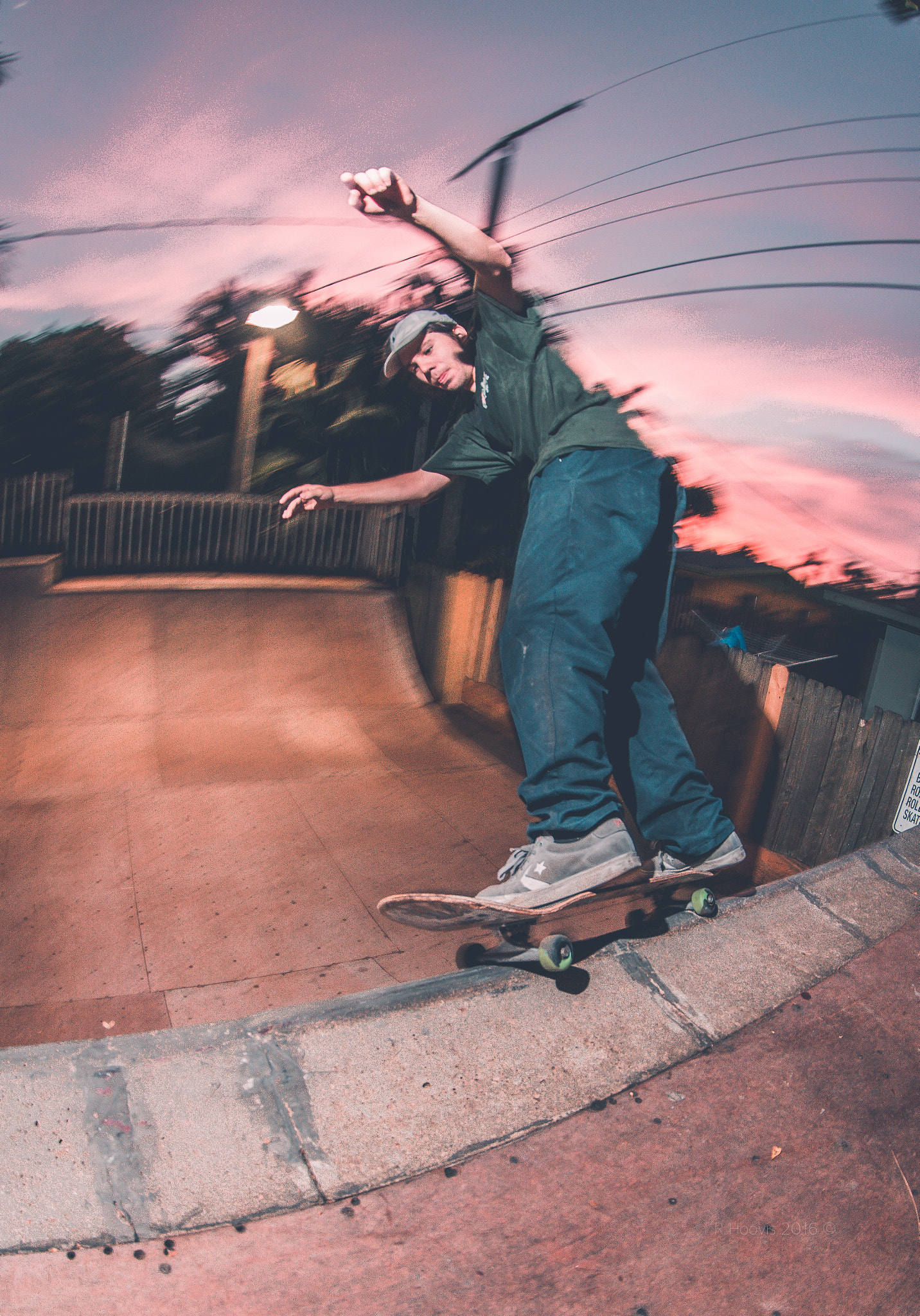 Canon EF 8-15mm F4L Fisheye USM sample photo. Skate good photography