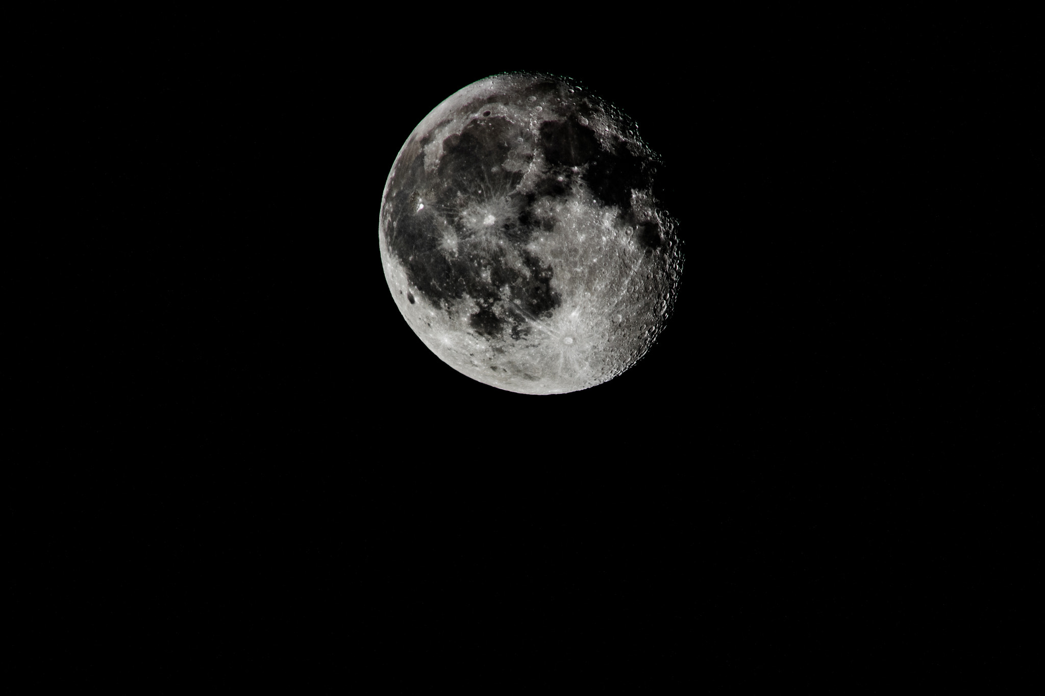 Nikon 1 V3 sample photo. The moon is broken photography
