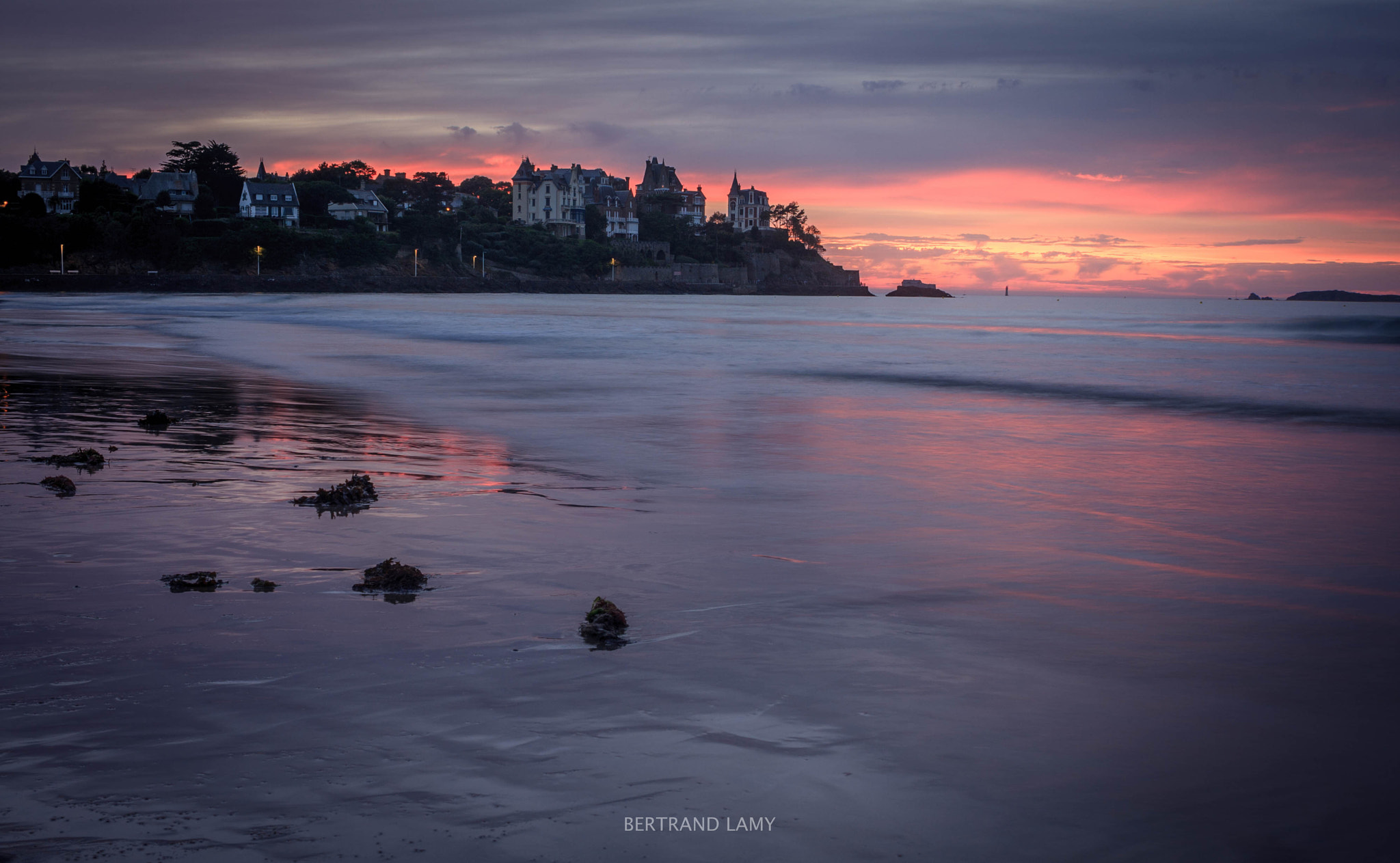 Canon EF-S 24mm F2.8 STM sample photo. La grande plage, dinard photography