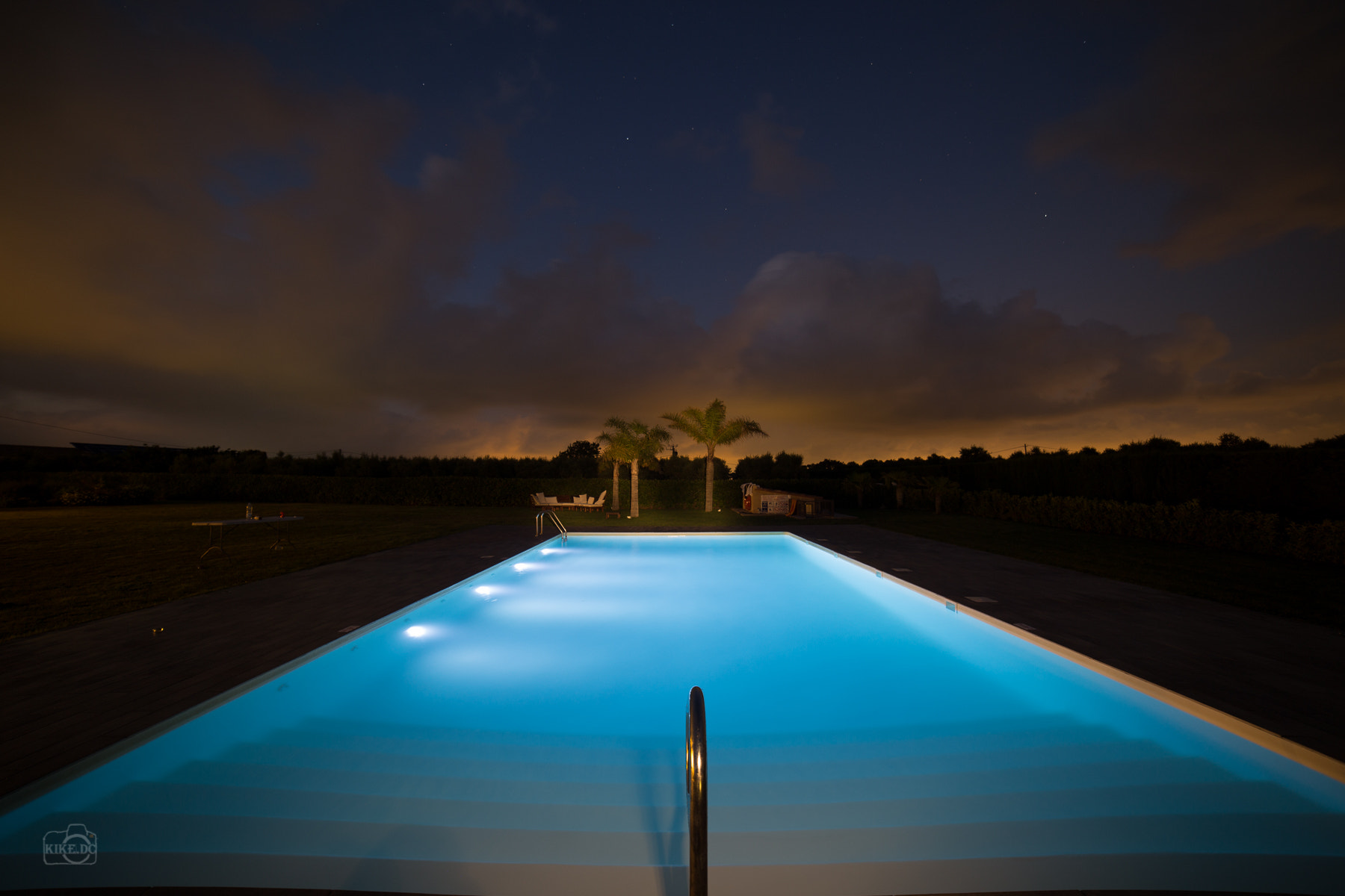Canon EF 28-80mm f/3.5-5.6 sample photo. Piscina nocturna photography
